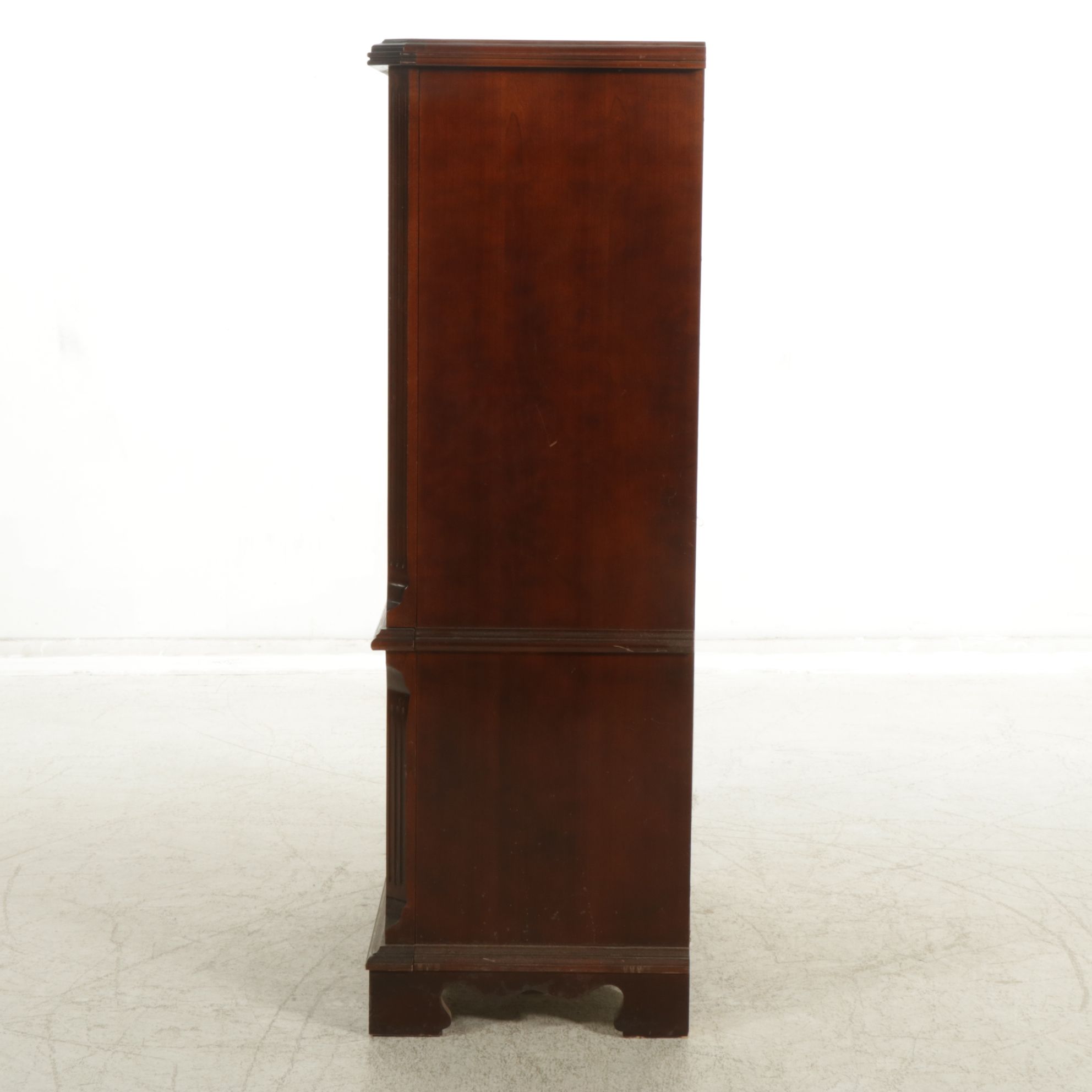 Bassett Furniture Chest of Drawers