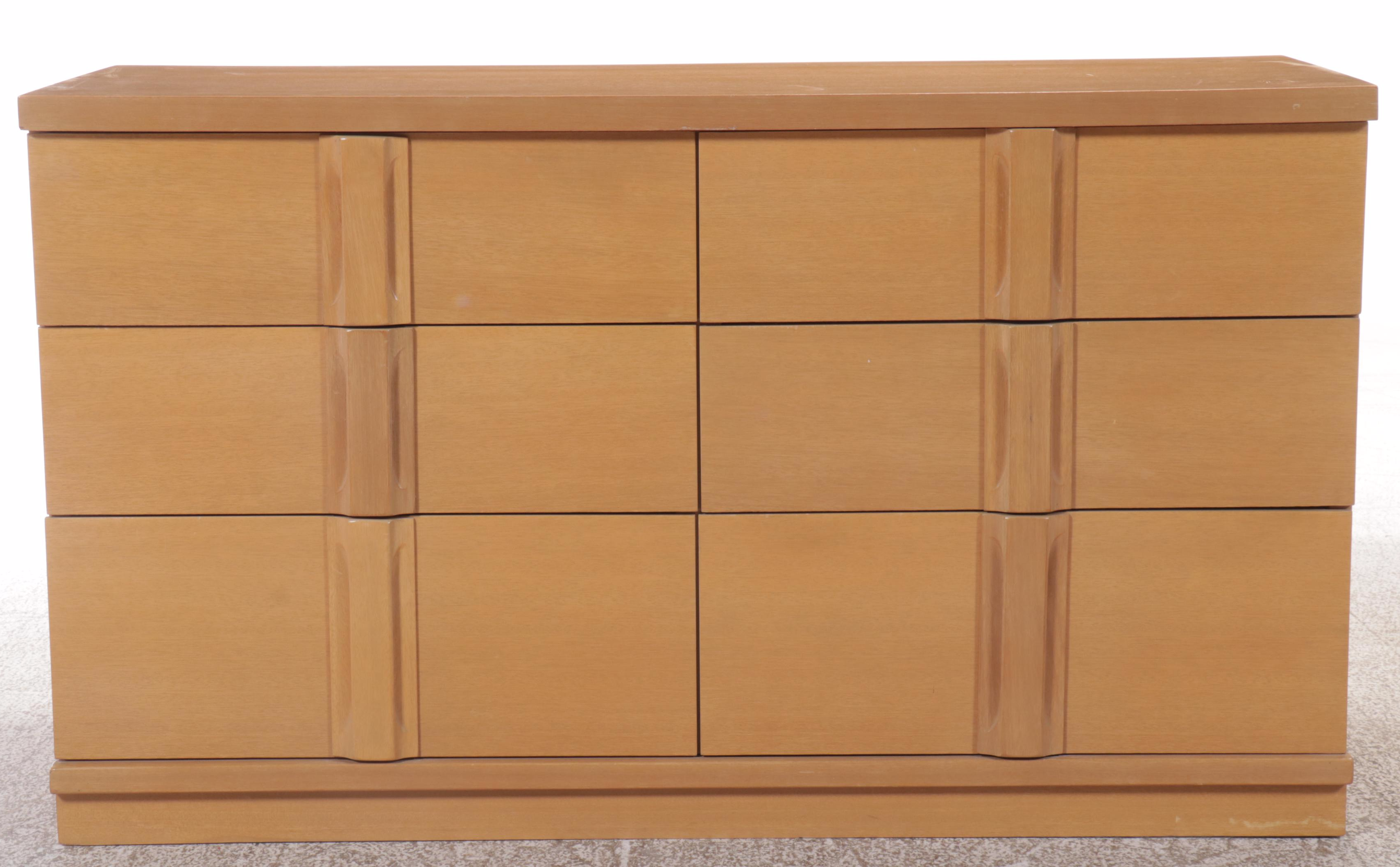 Mid Century Modern Maple Finish Double Dresser, Mid to Late 20th Century