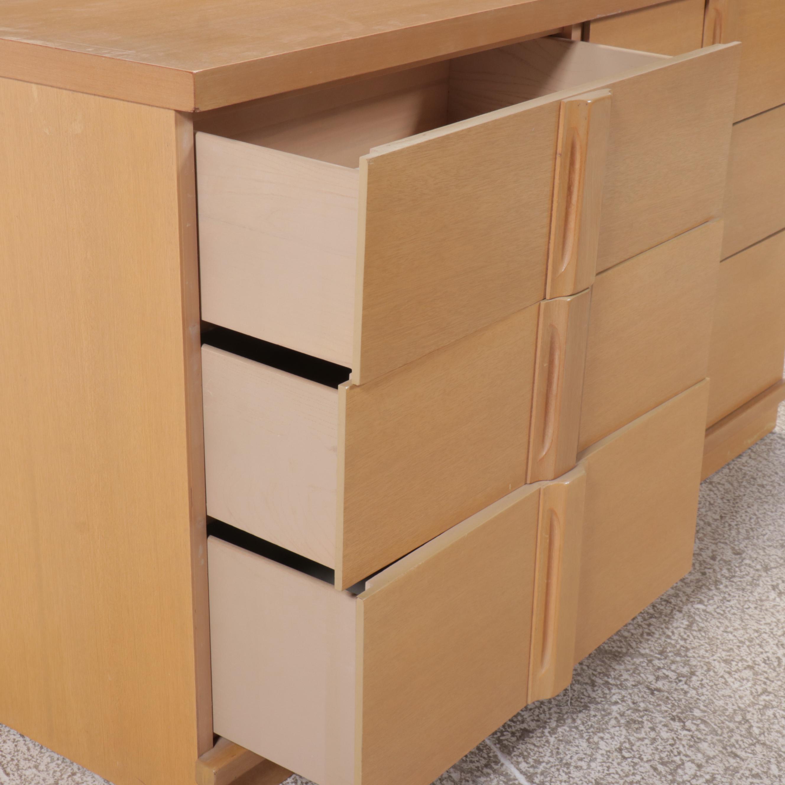 Mid Century Modern Maple Finish Double Dresser, Mid to Late 20th Century