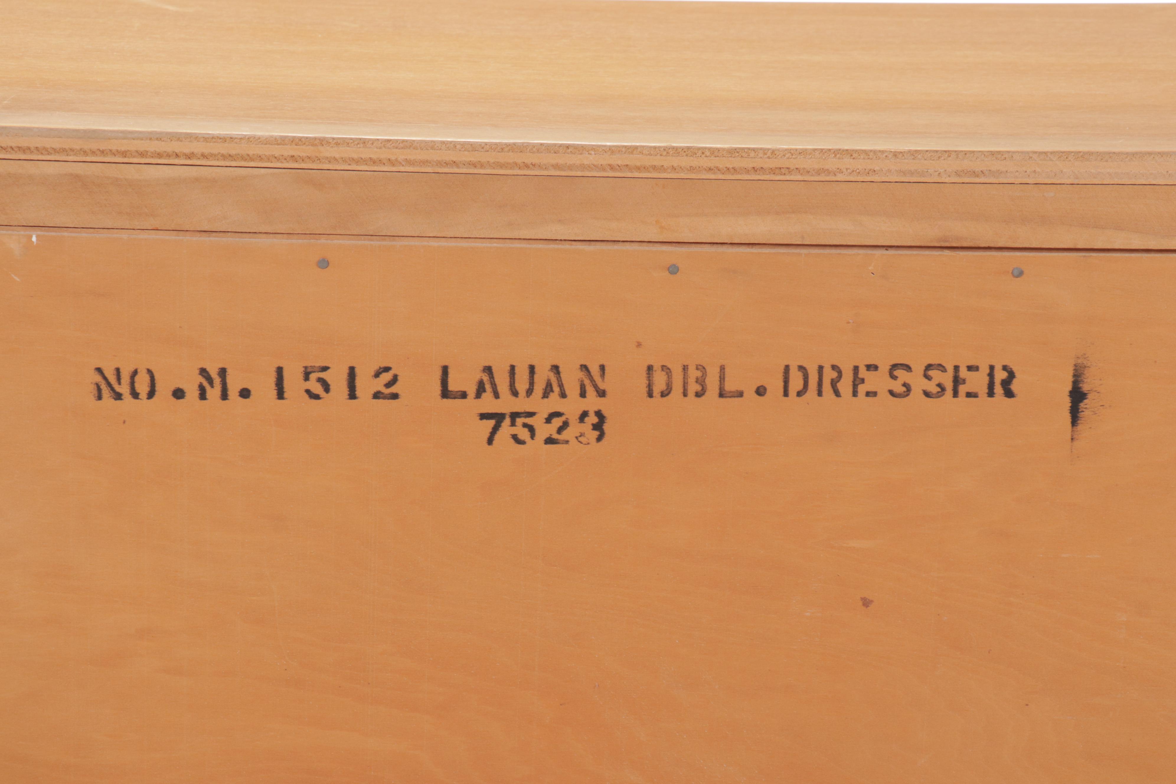 Mid Century Modern Maple Finish Double Dresser, Mid to Late 20th Century