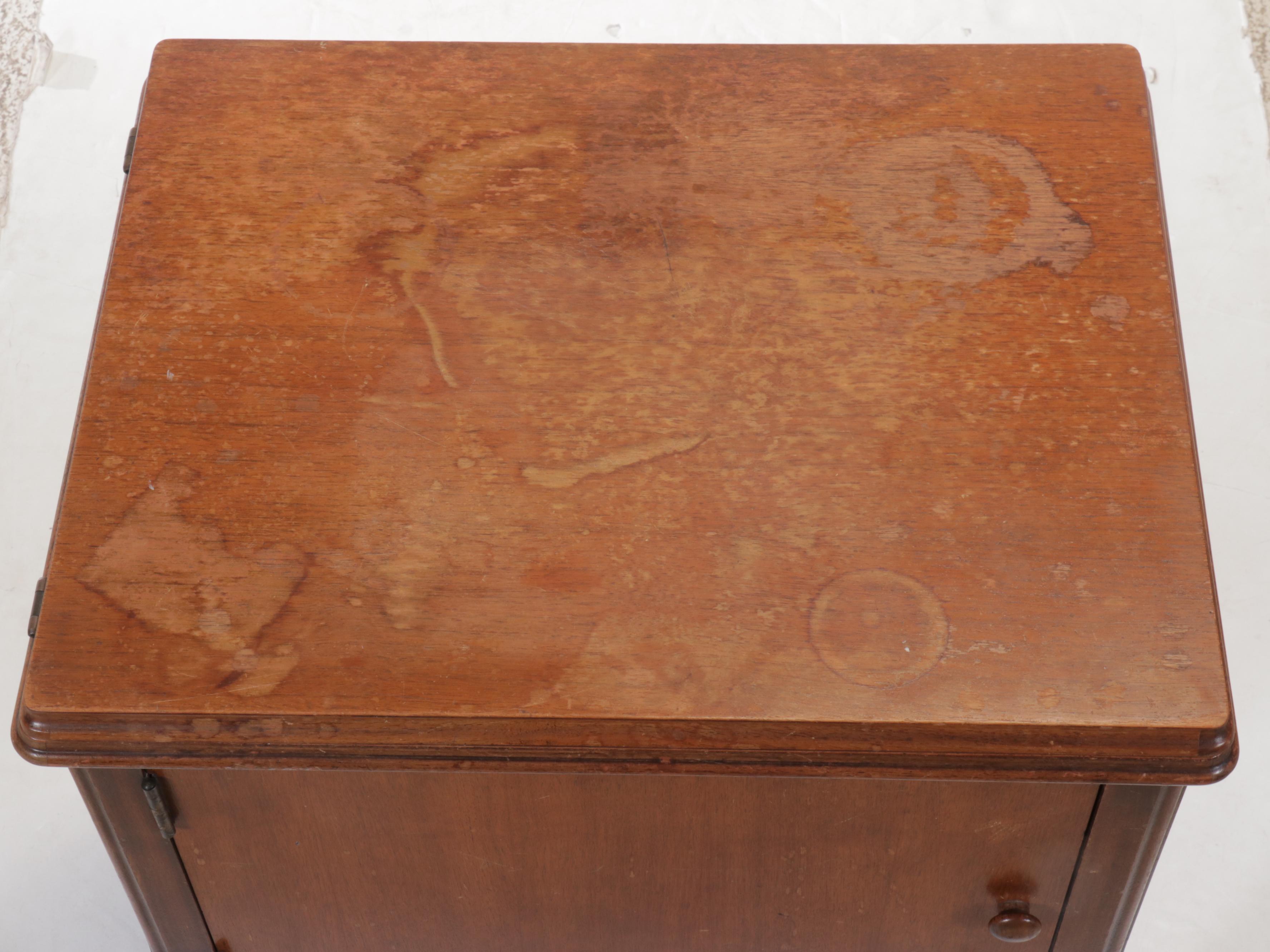 Singer Sewing Machine in Walnut Sewing Table