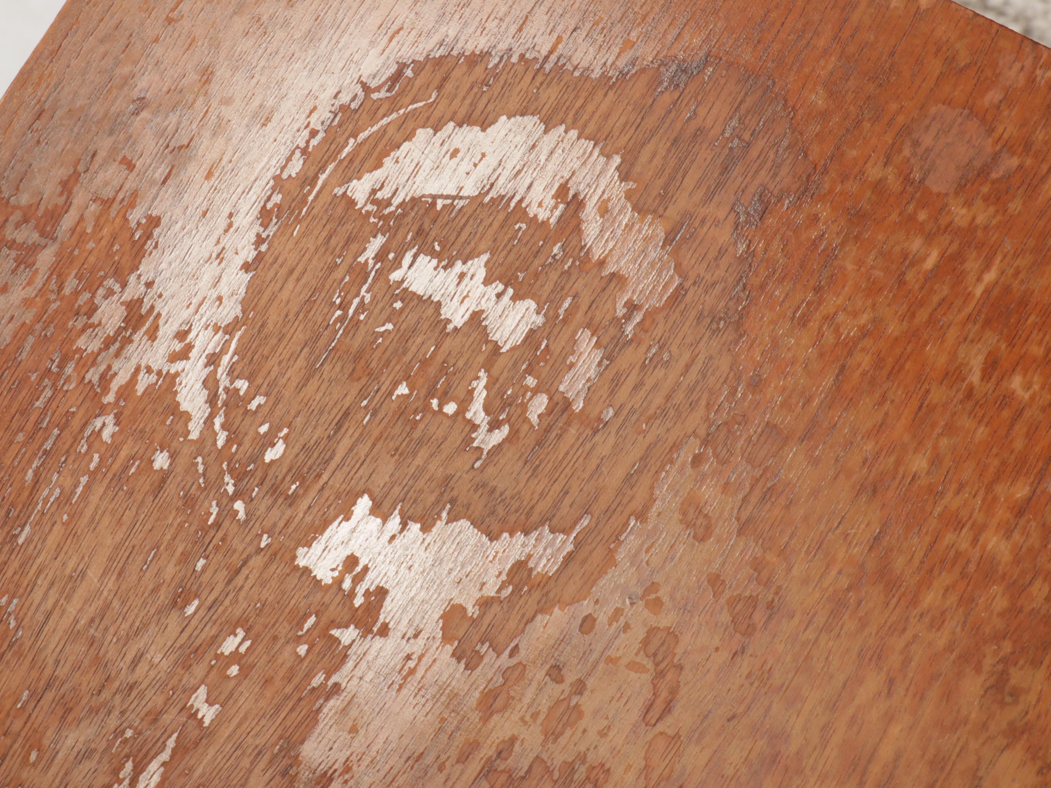 Singer Sewing Machine in Walnut Sewing Table