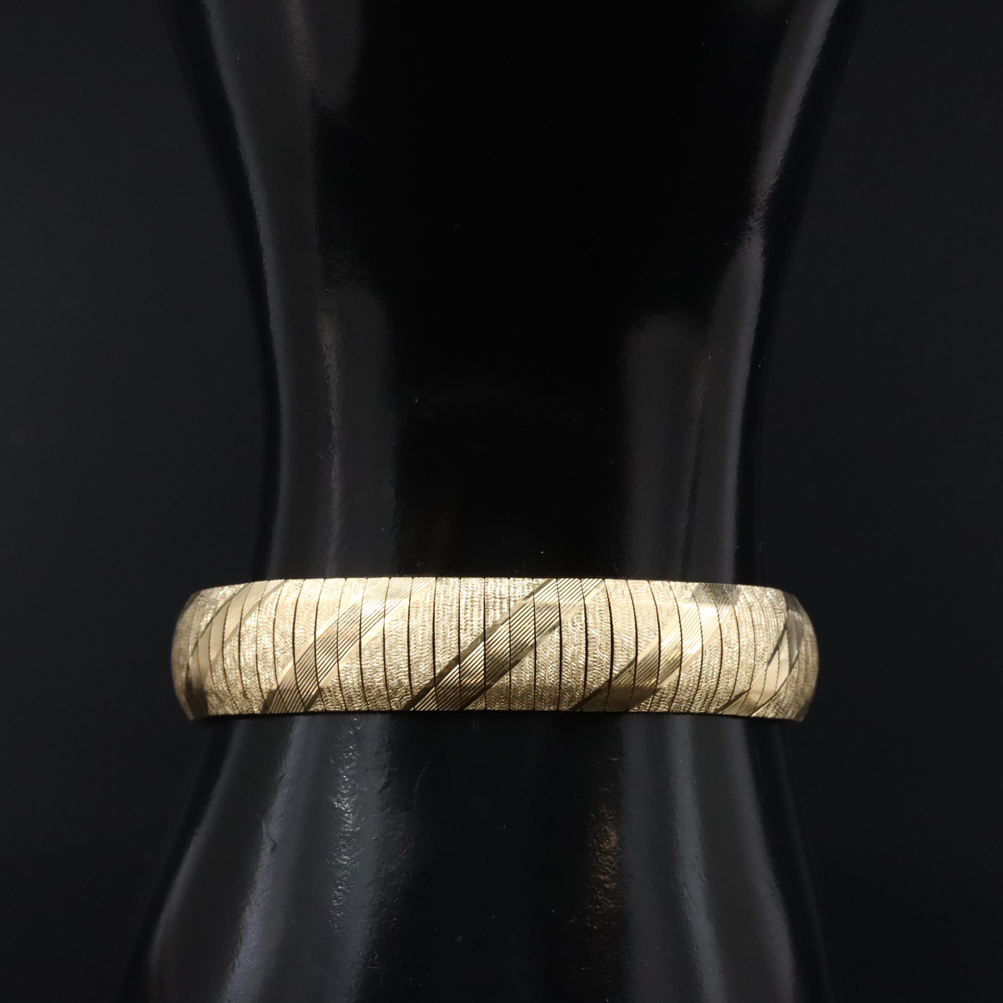 14K Pattered Omega Chain Bracelet