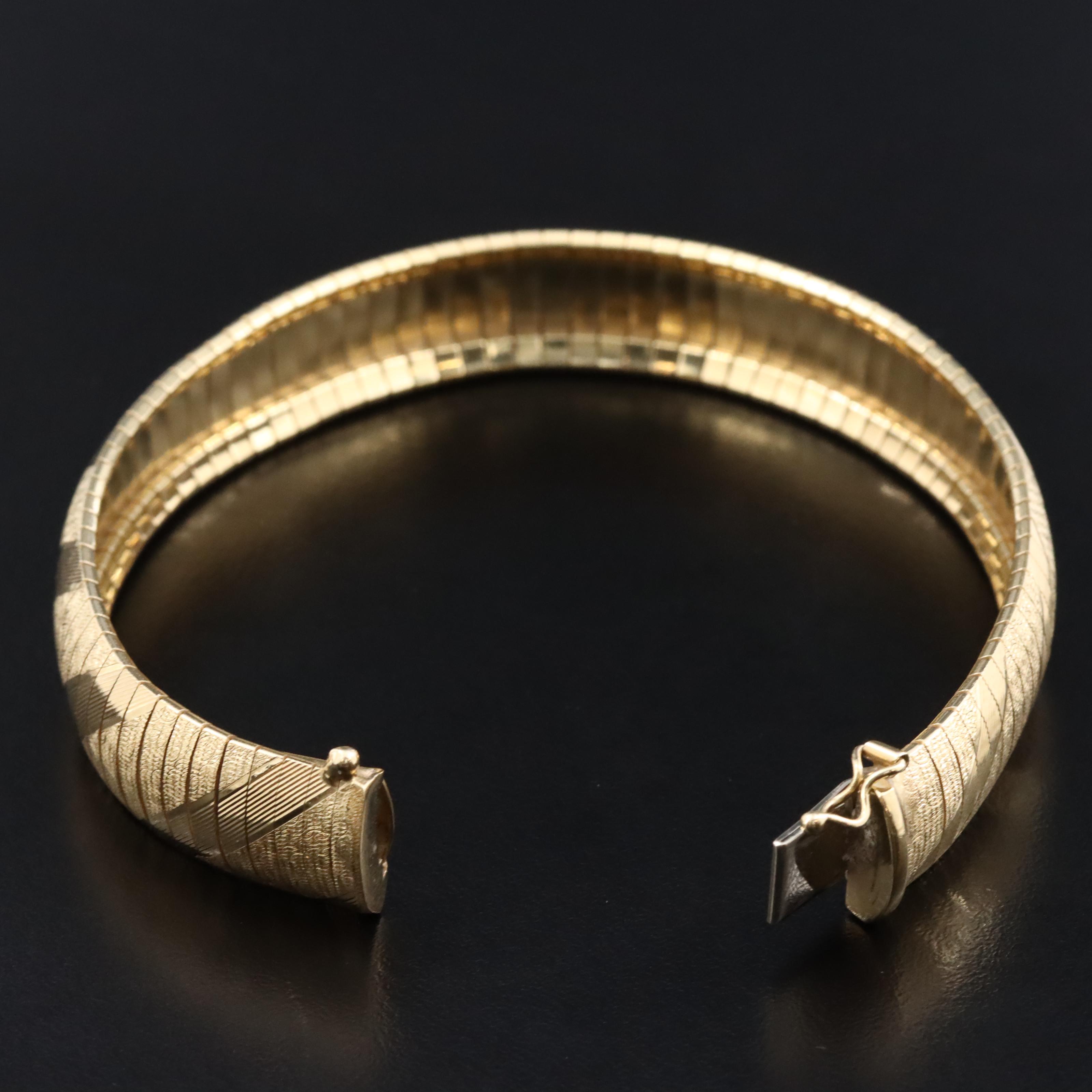 14K Pattered Omega Chain Bracelet