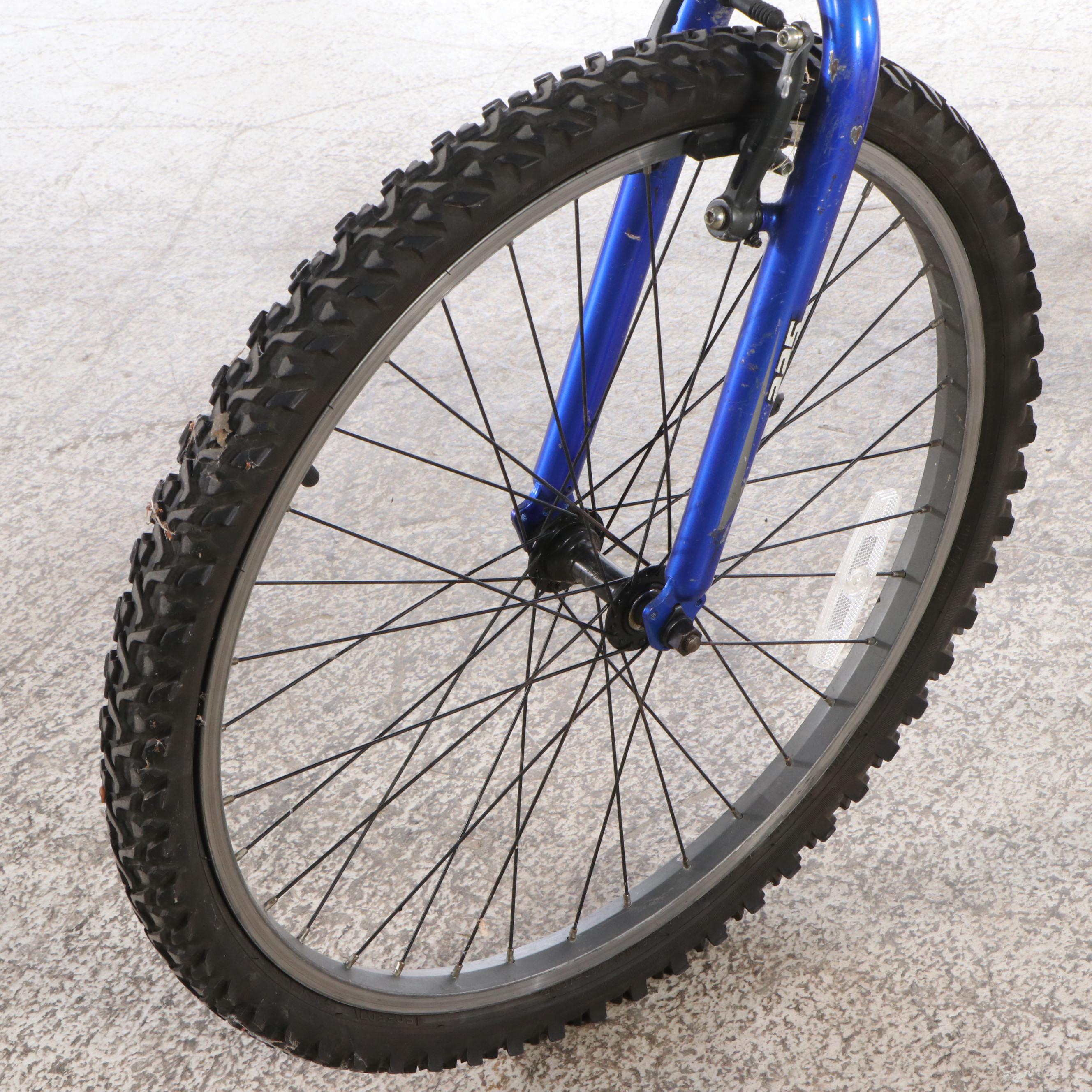 Giant MTX 225 Mountain Bike