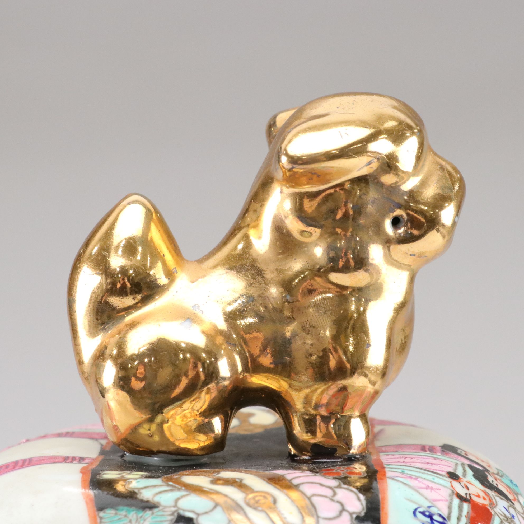 Chinese Porcelain Famille Noire Temple Jar with Guardian Lion Finial