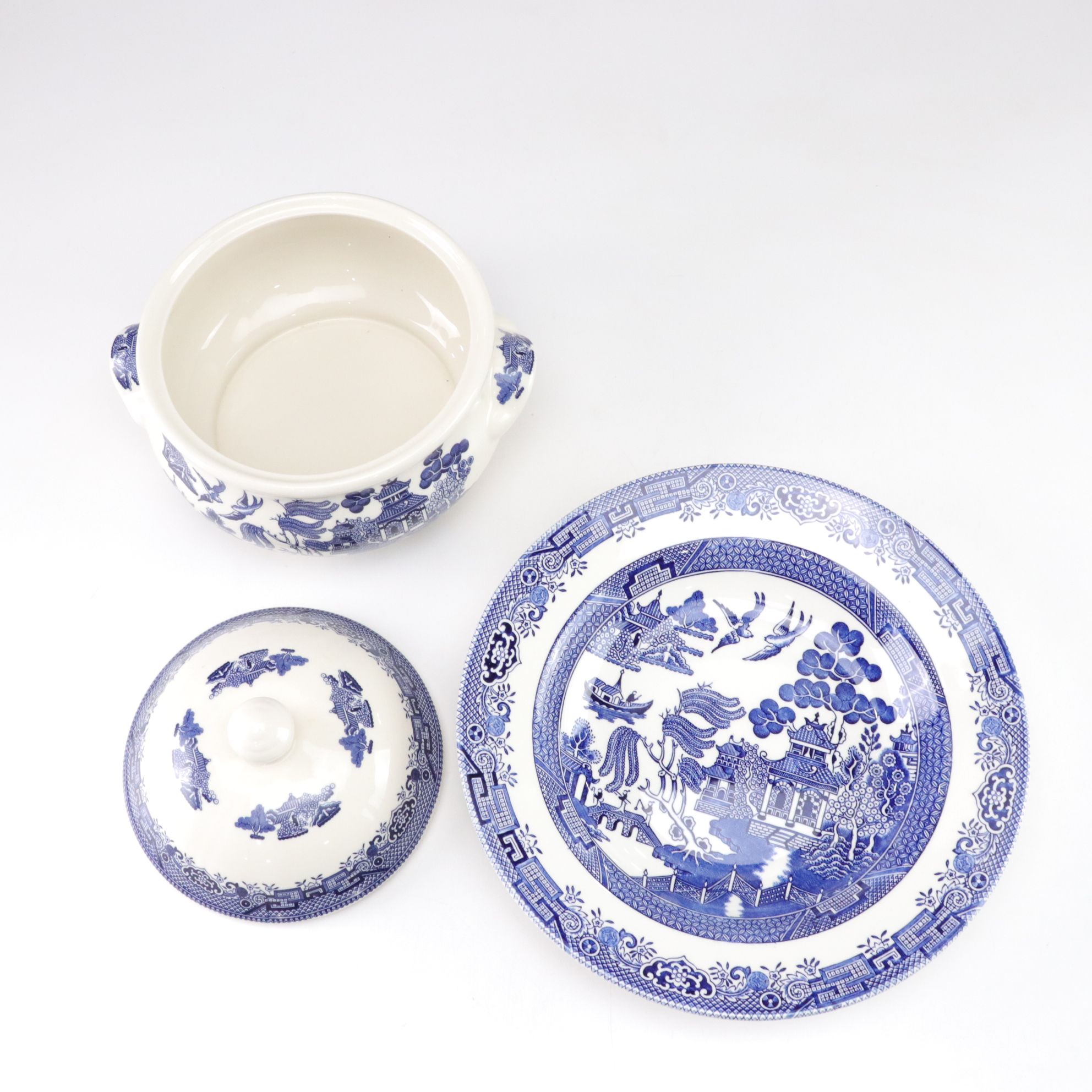 Churchill "Blue Willow" Set of Dinnerware with Soup Tureen and Serving Platters