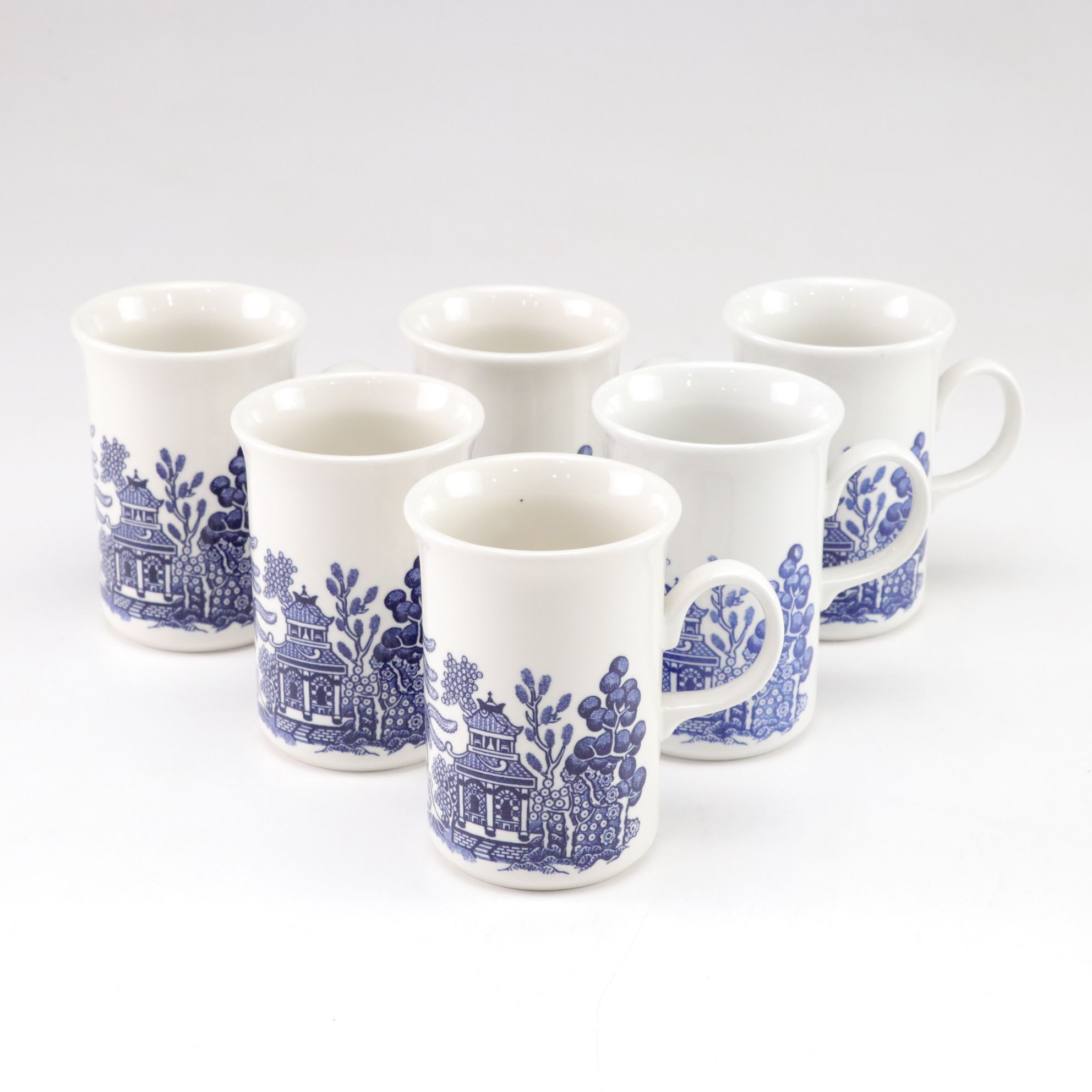 Churchill "Blue Willow" Set of Dinnerware with Soup Tureen and Serving Platters