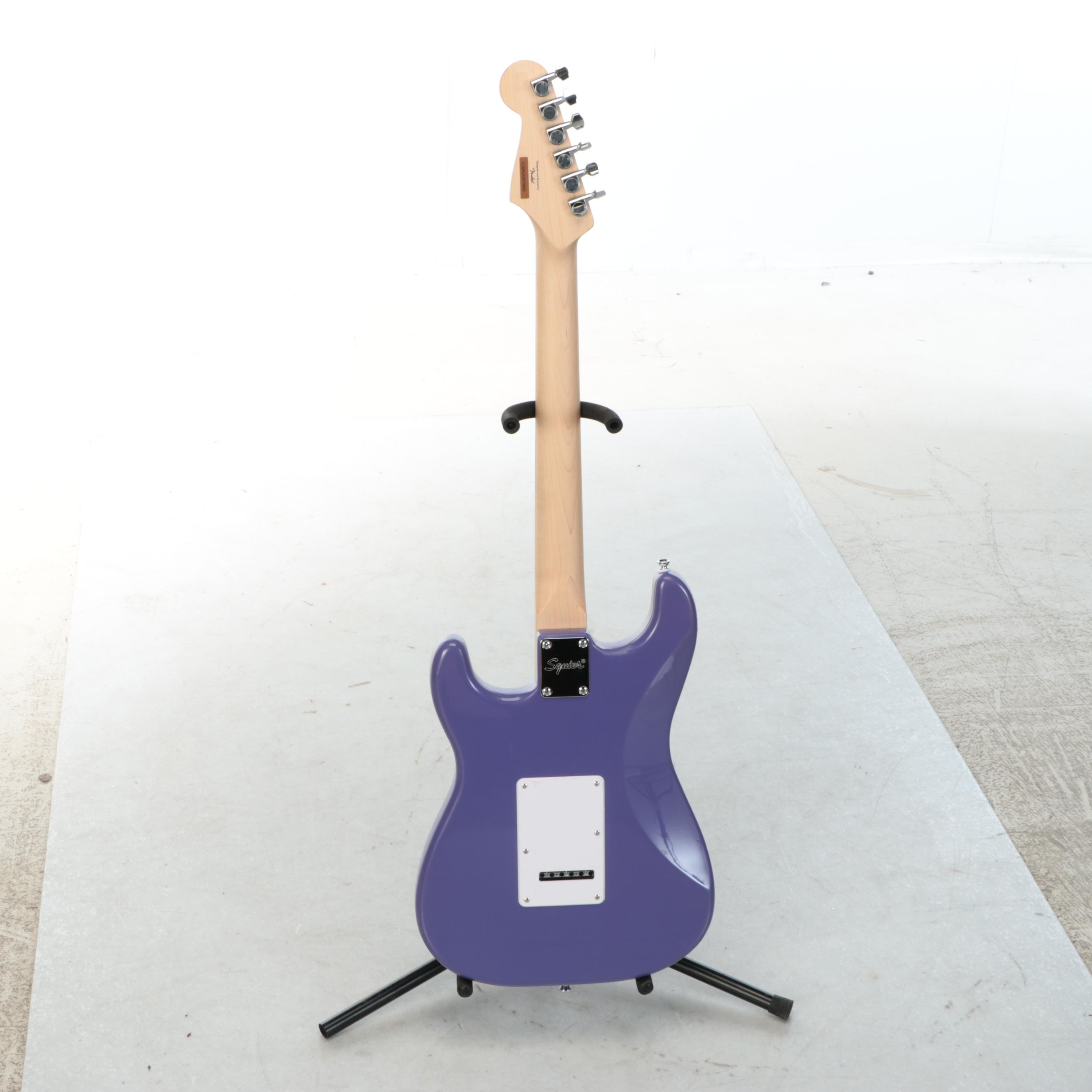 Squier by Fender Sonic Stratocaster Ultraviolet Solid Body Electric Guitar