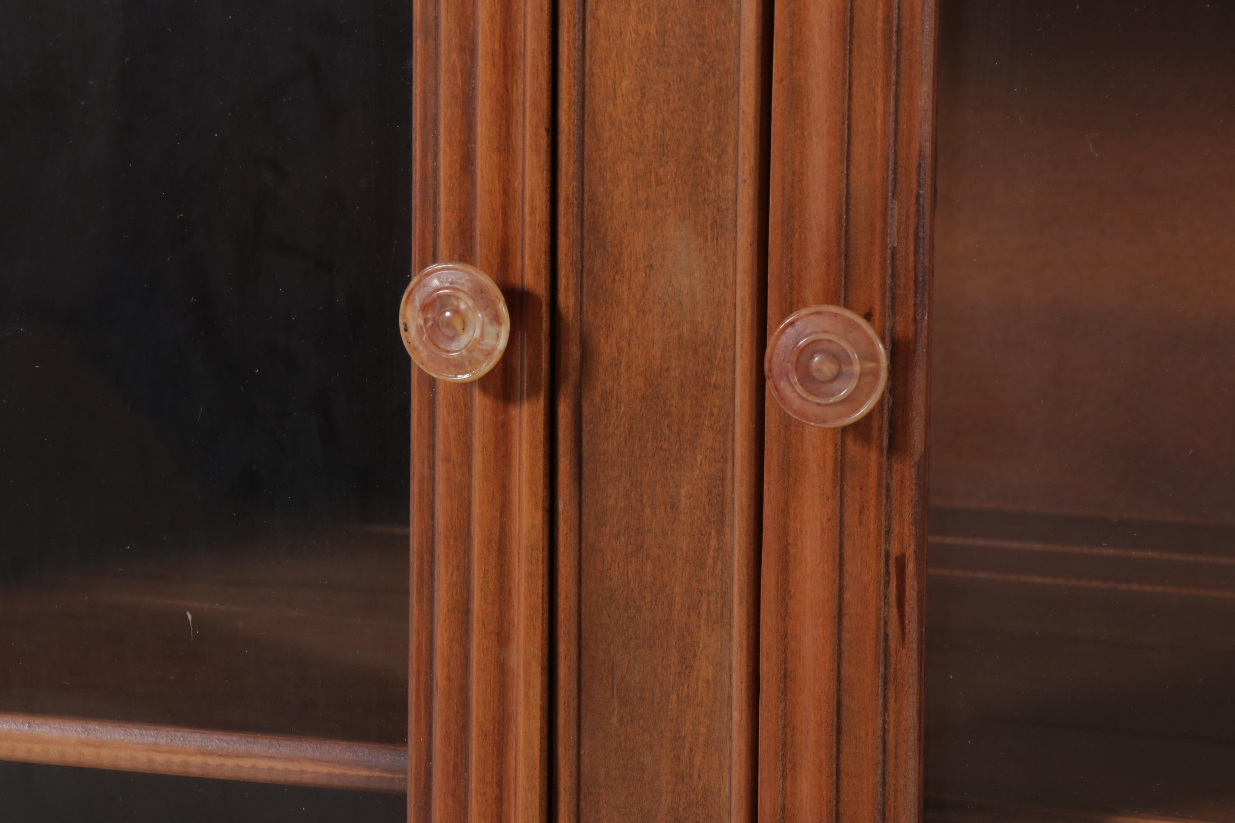 King-Kash Furniture Art Deco Style Walnut China Cabinet, Early to Mid-20th C.