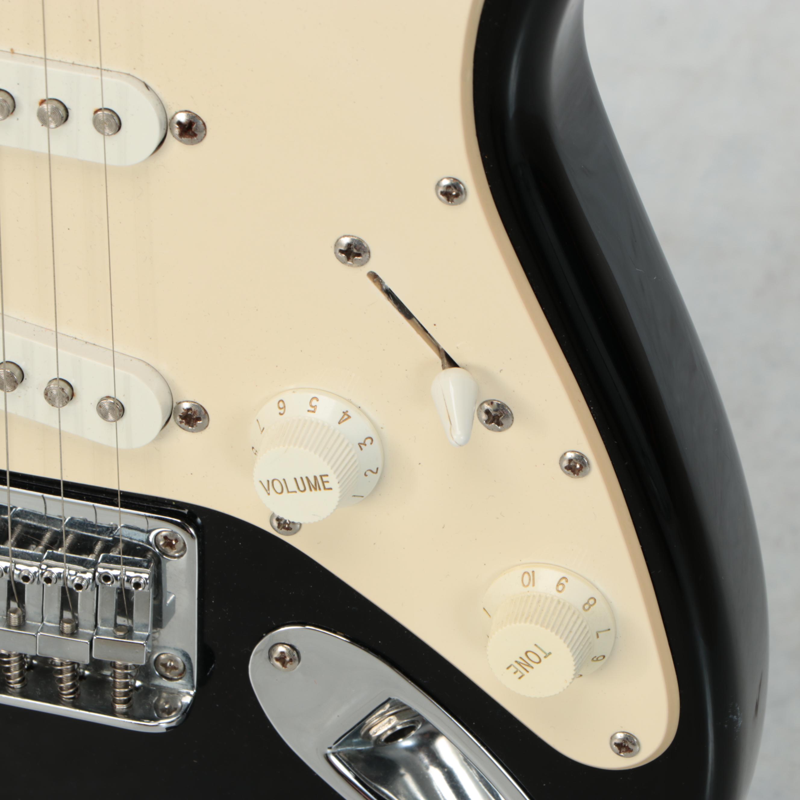 Fender Squier Affinity Mini Stratocaster Right-Handed Electric Guitar