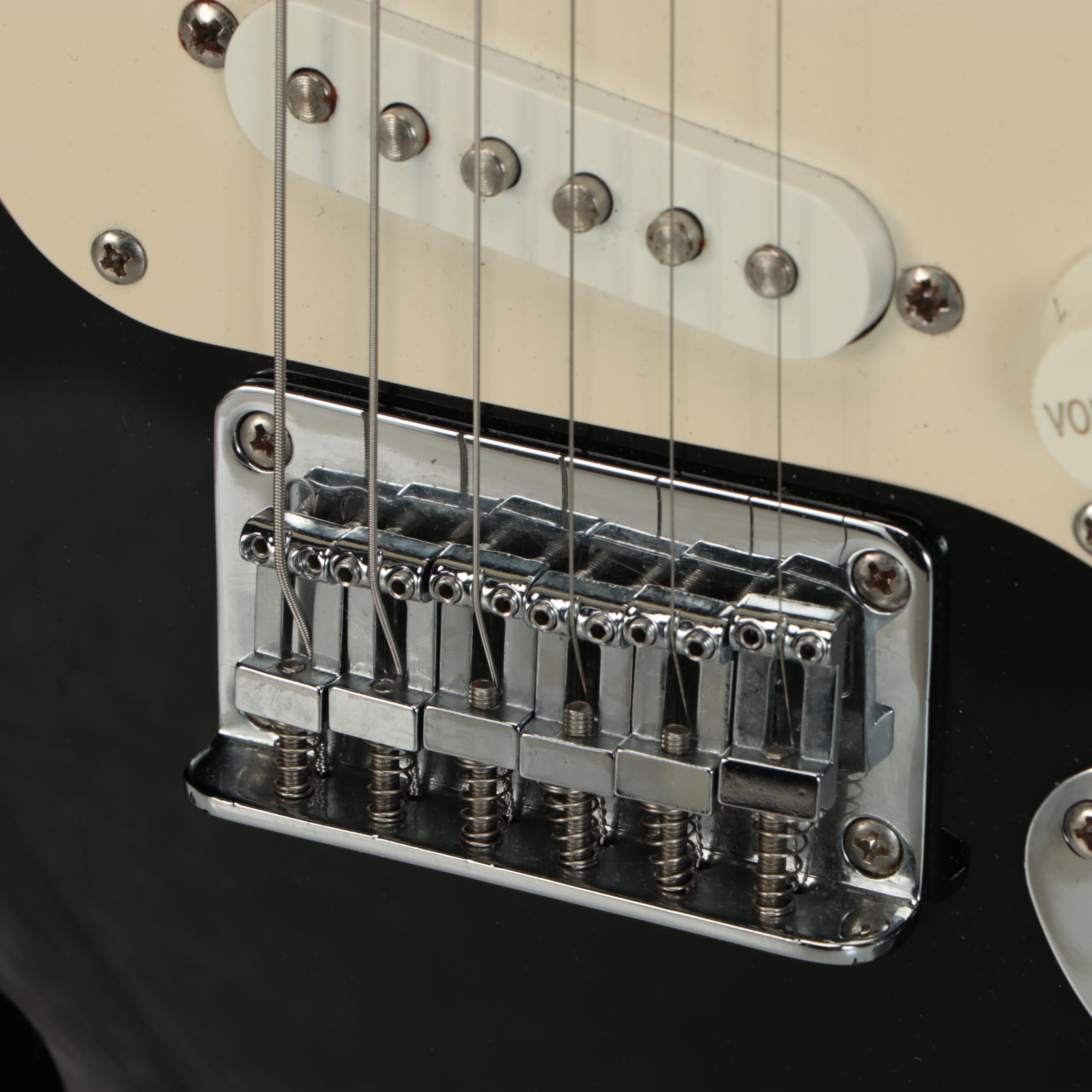 Fender Squier Affinity Mini Stratocaster Right-Handed Electric Guitar