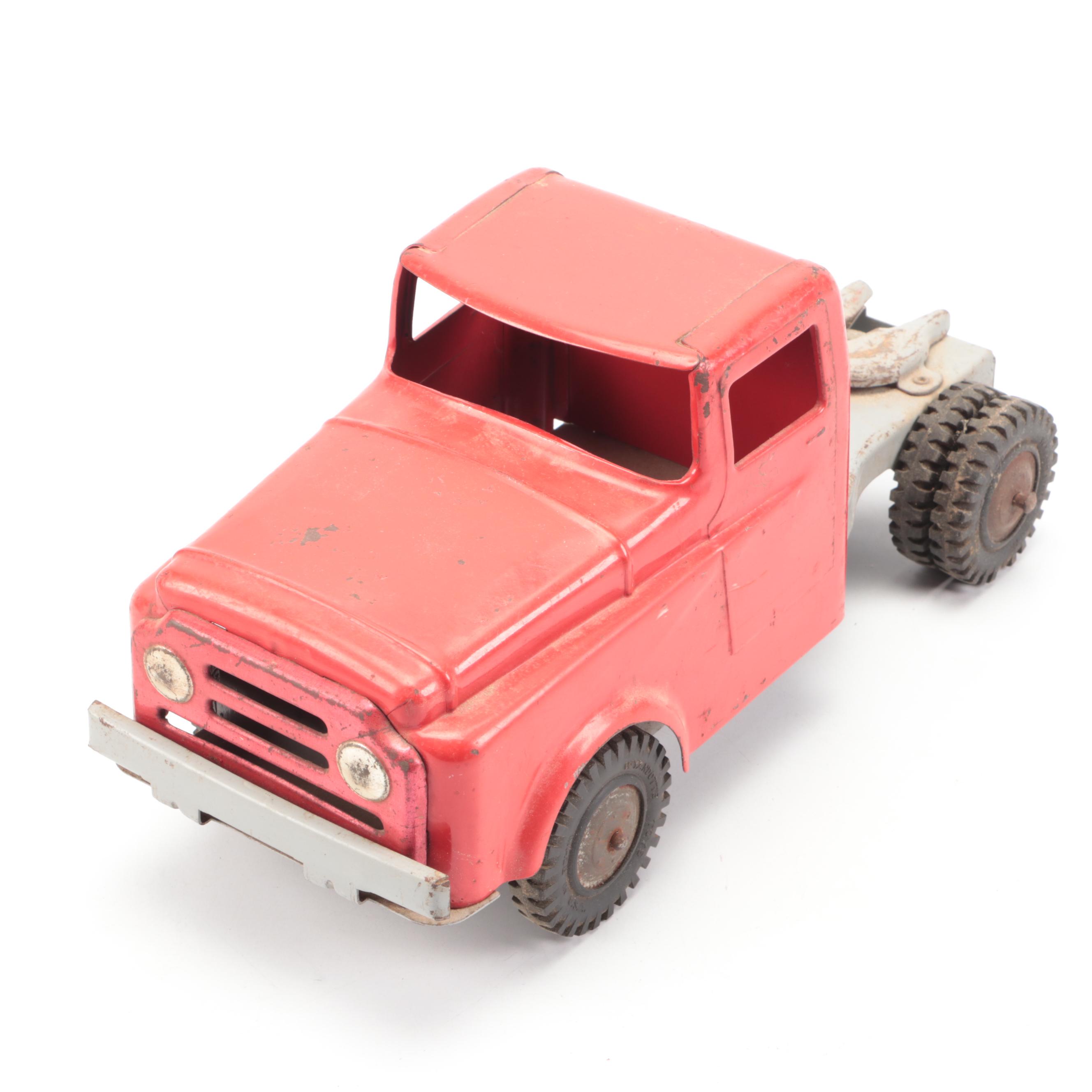 Tin Litho Red Truck with Structo Cattle Farms Inc. Livestock Trailer