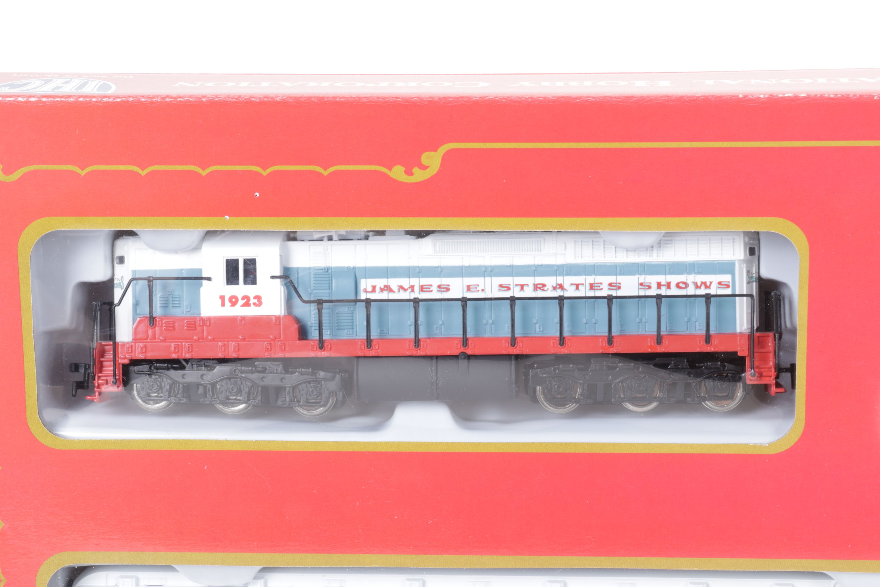 James E. Strates Show HO Gauge Passenger Car Set