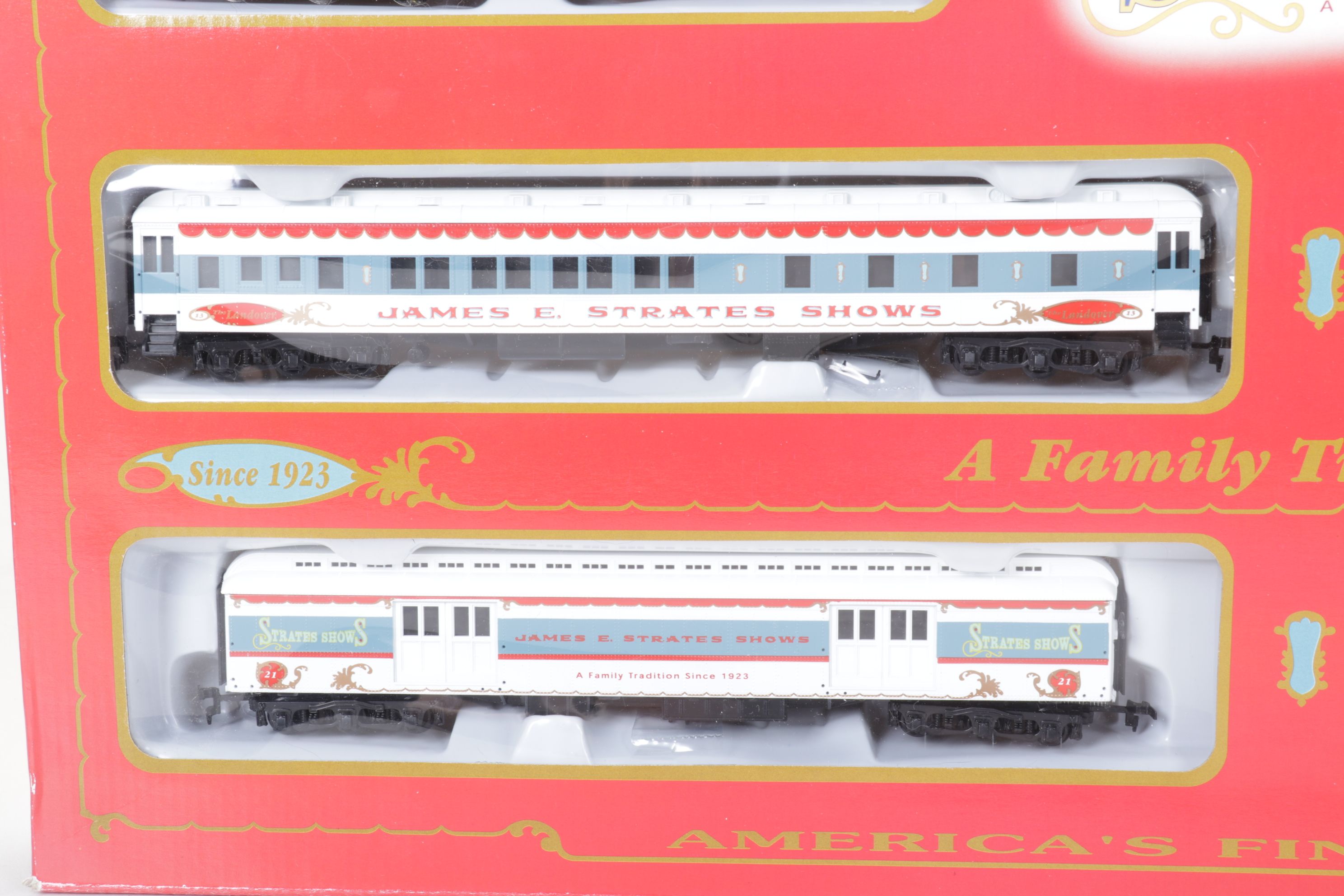 James E. Strates Show HO Gauge Passenger Car Set