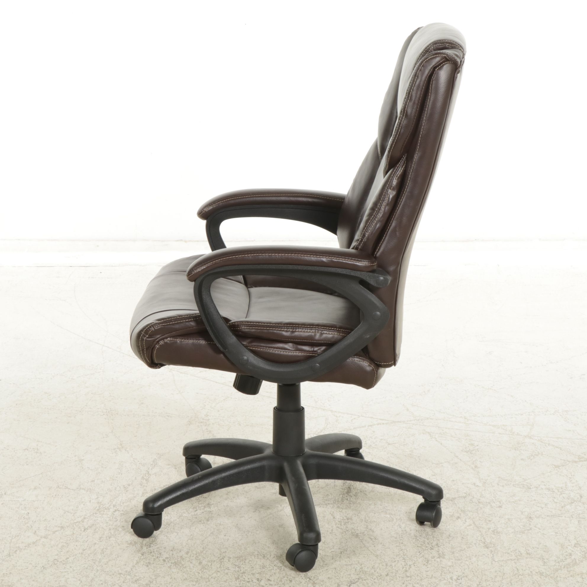 Staples Faux Leather Upholstered Office Chair, 2018