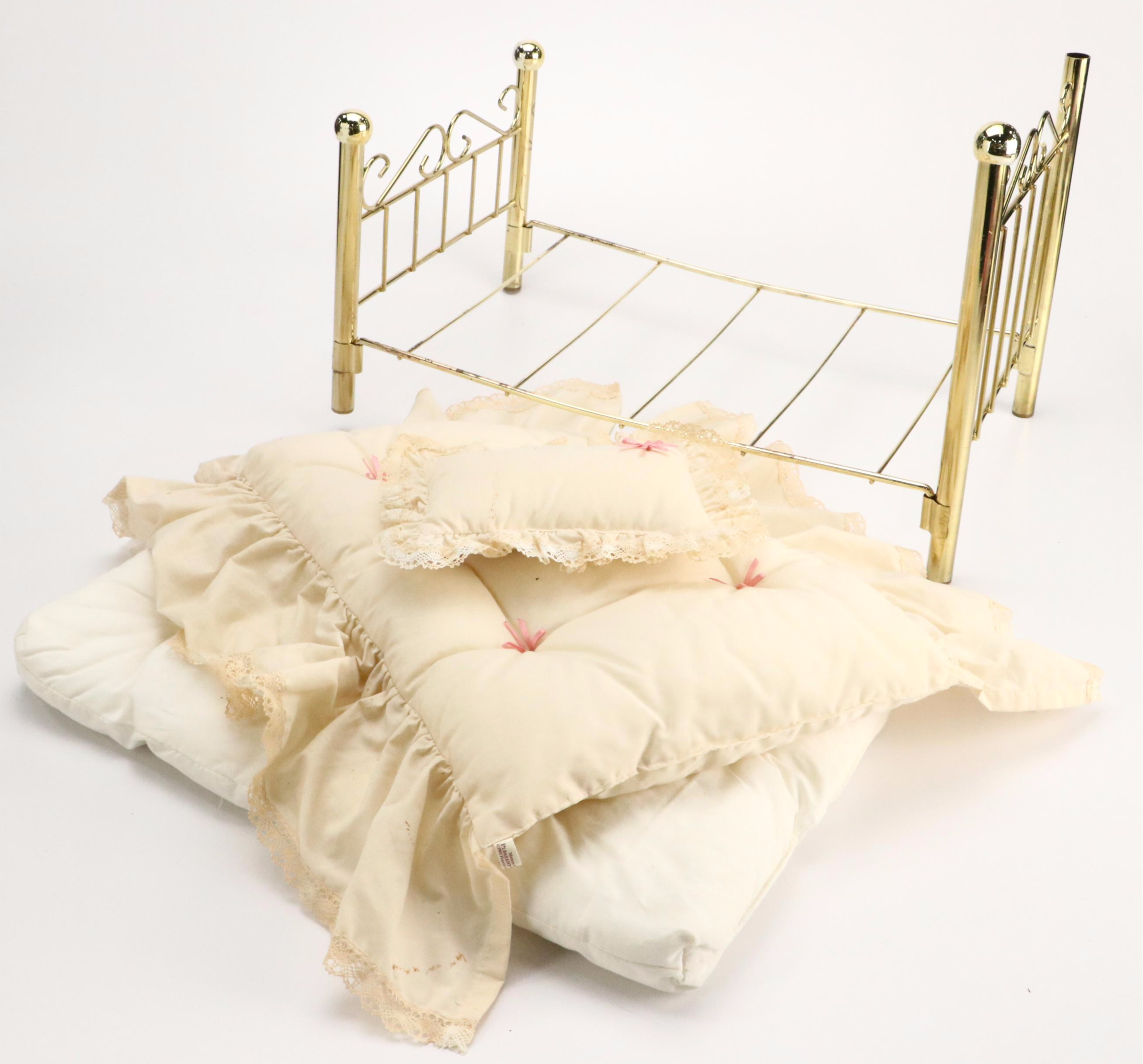 American Girl Doll Samantha with "Samantha's School Story" and Bed Accessories