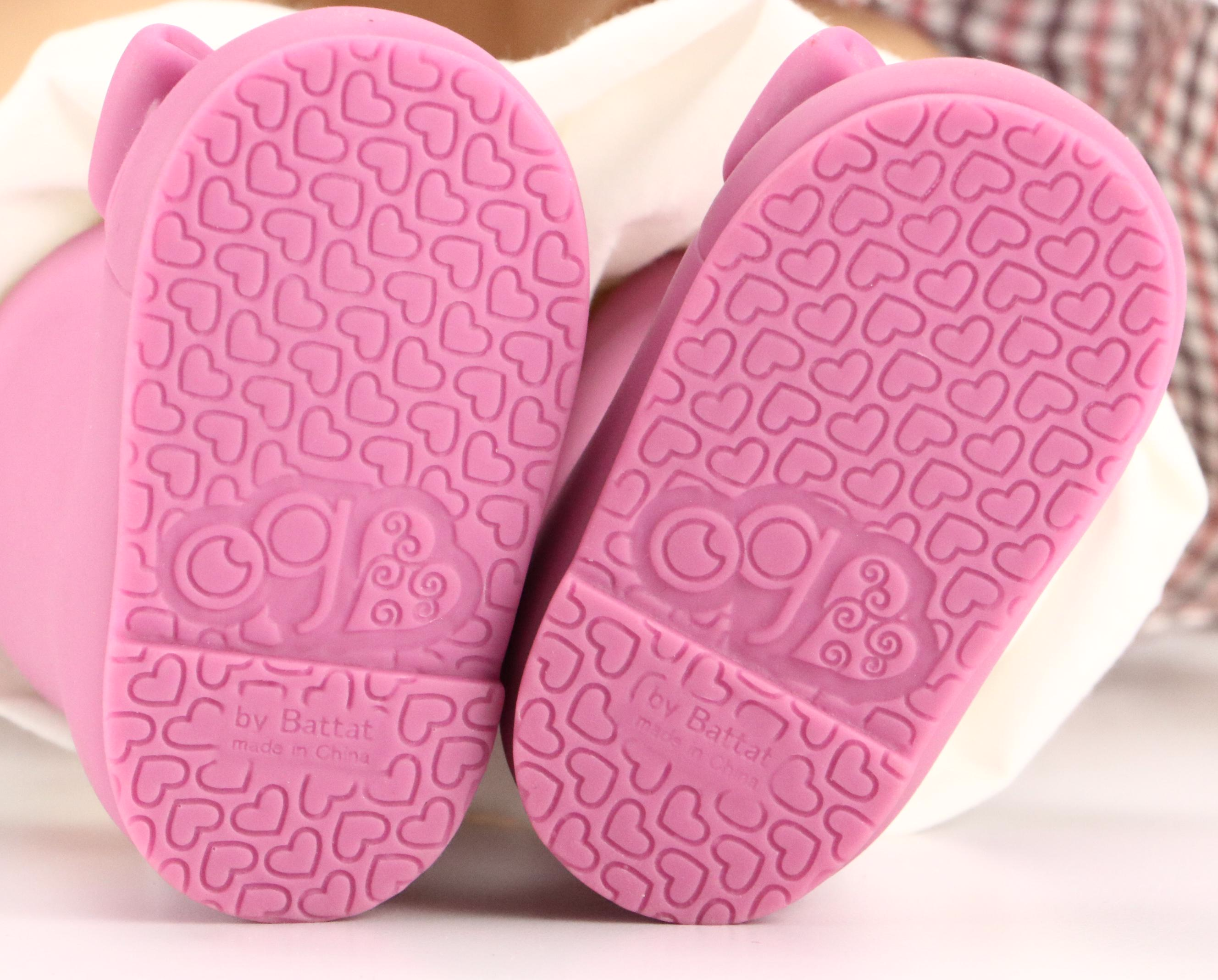 American Girl Doll Samantha with "Samantha's School Story" and Bed Accessories