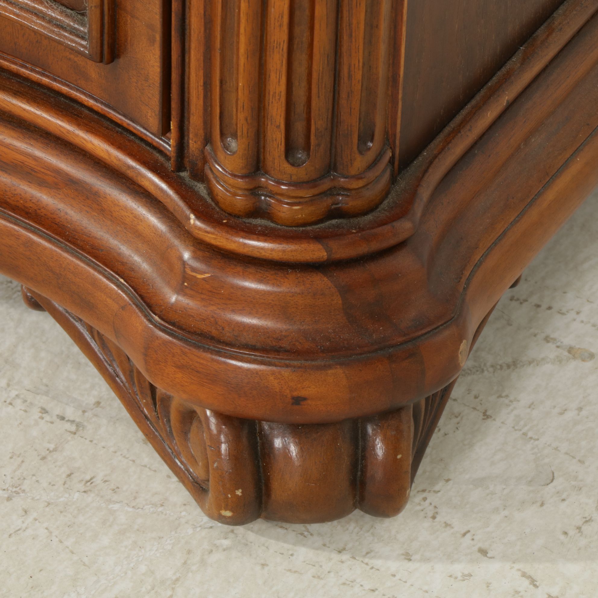 Klaussner Walnut Tall Serpentine Front Dresser and Mirror, 21st Century