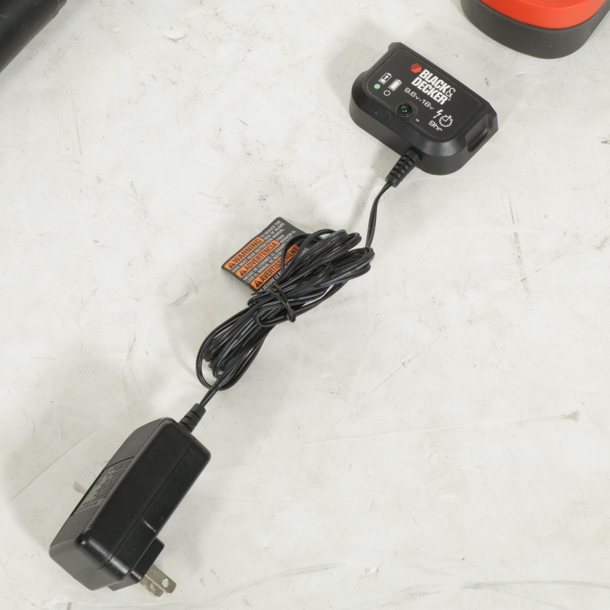 Black & Decker 18V Cordless Leaf Blower with Extra Battery and Charger