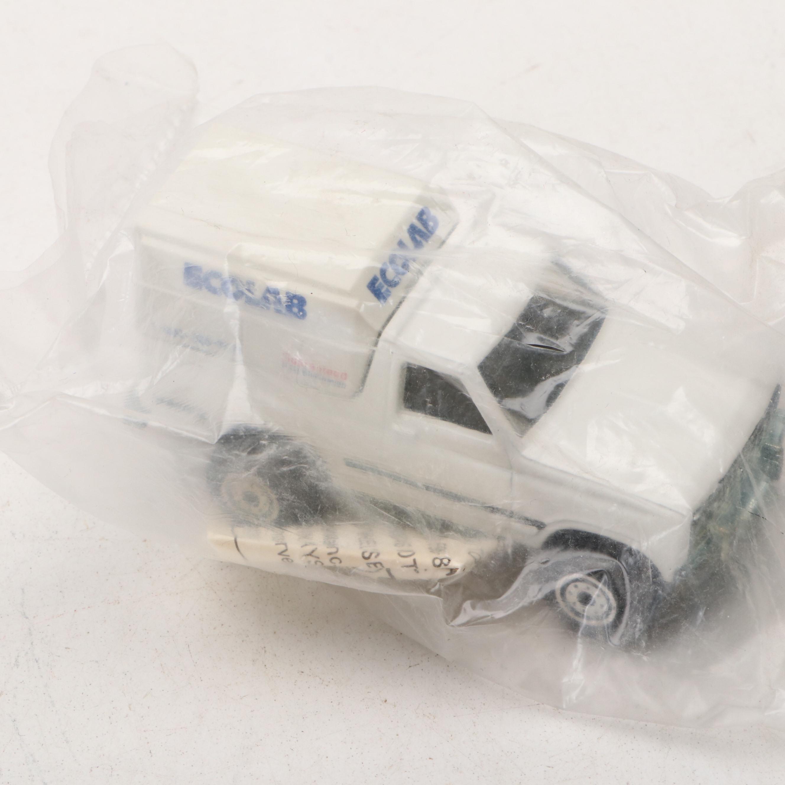 Hot Wheels "Porsche 959," "GT Racer" and More Toy Cars