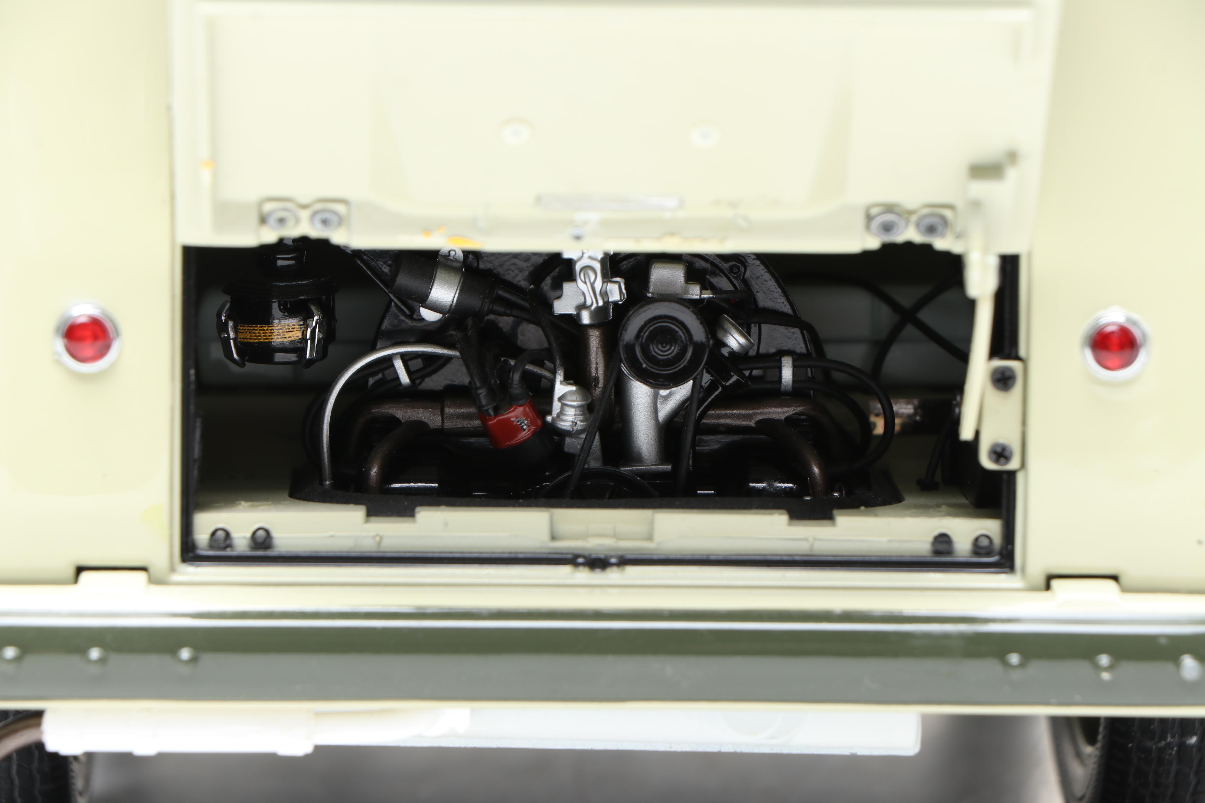 Sun Star Limited Edition 1957 Volkswagen Standard Bus