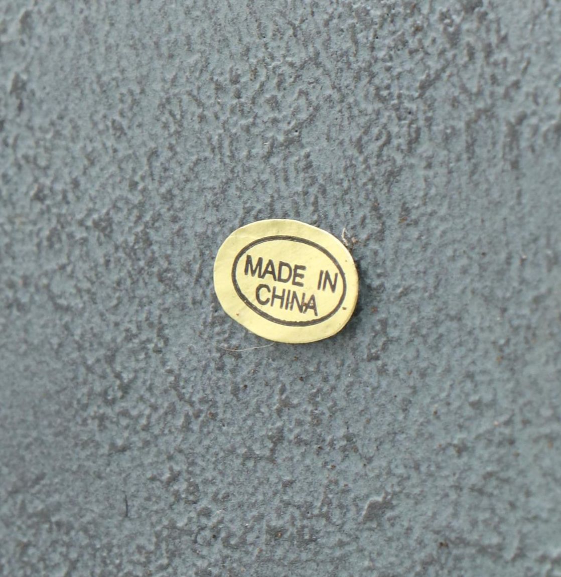 Frontgate Sitting Frog Patinated Metal Garden Décor Table or Birdseed Feeder