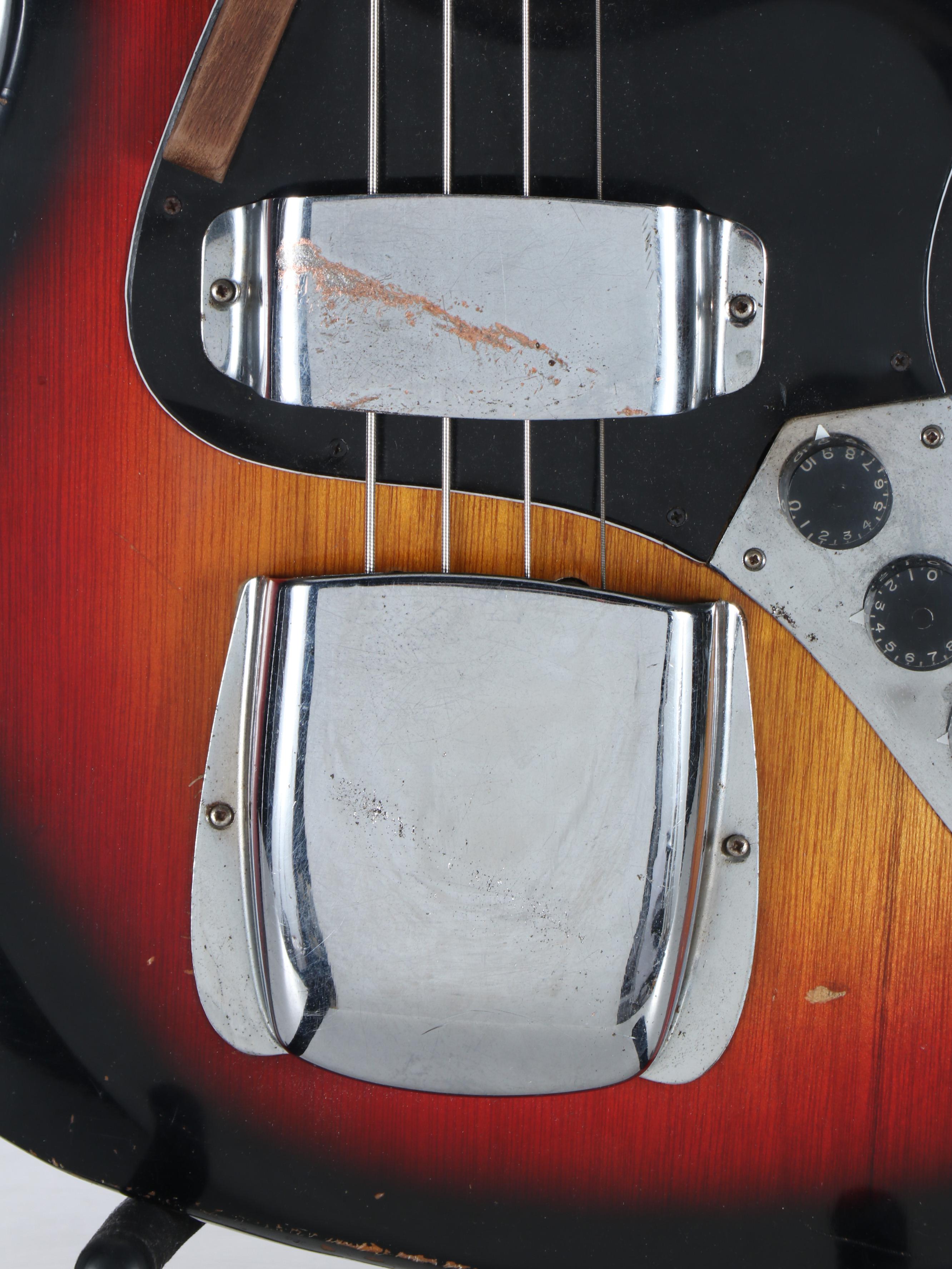 Sunburst Electric Bass Guitar, Vintage