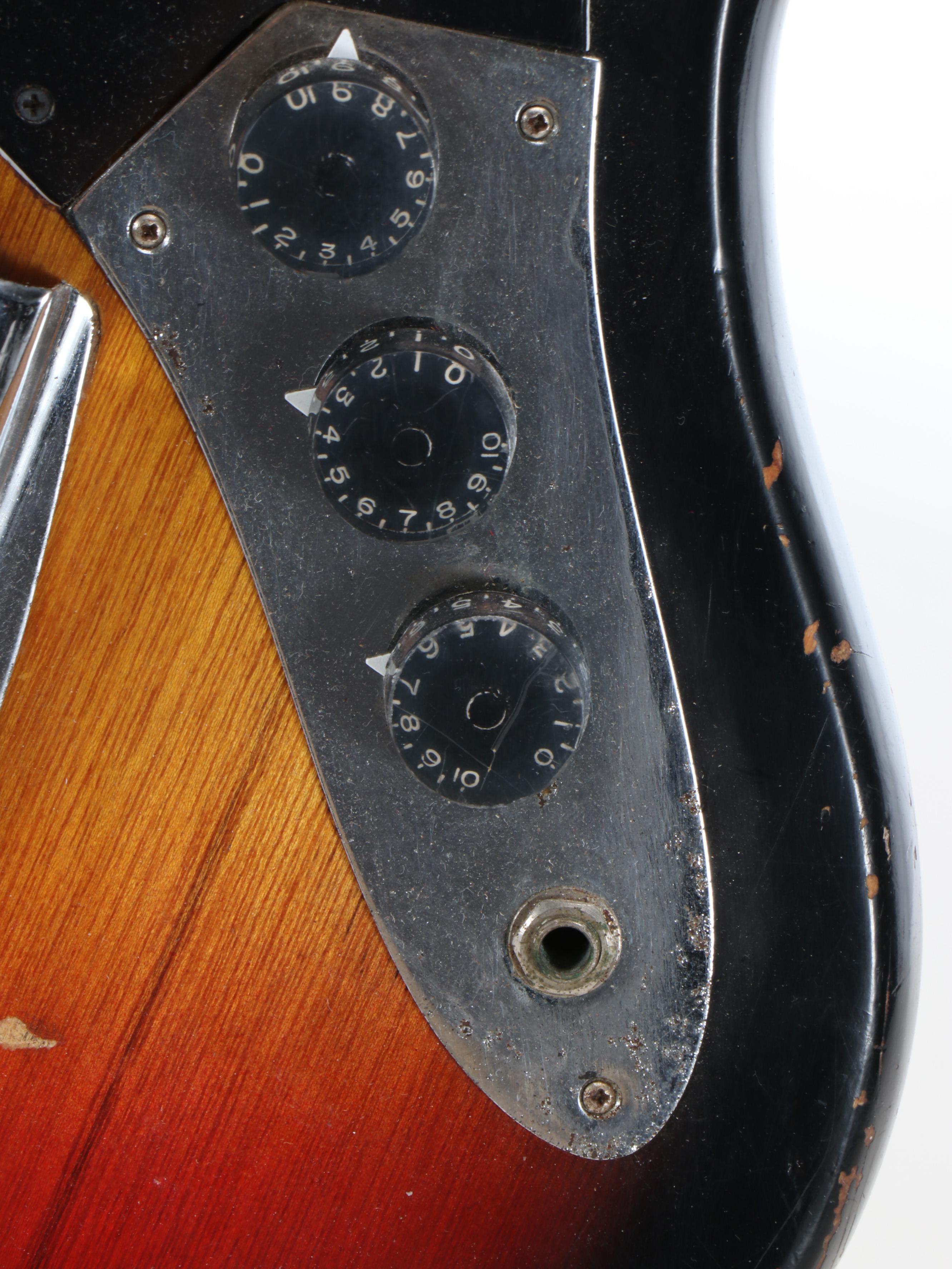 Sunburst Electric Bass Guitar, Vintage