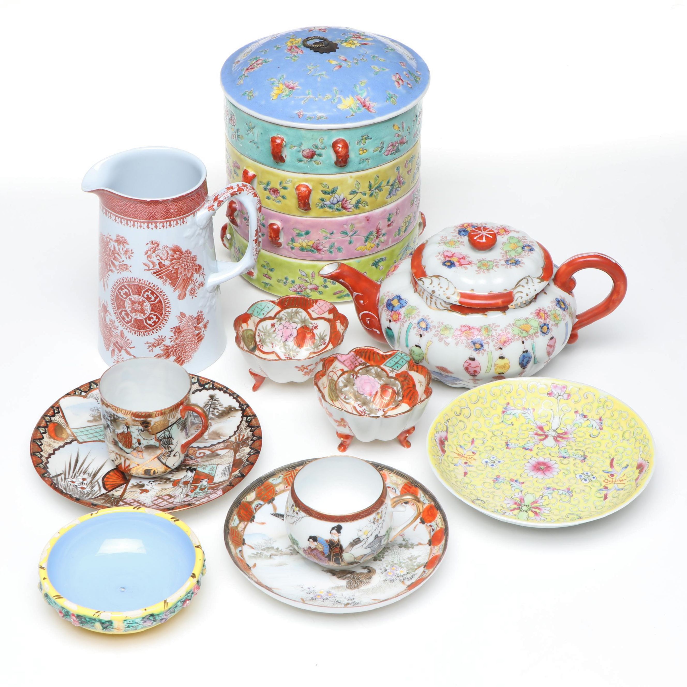 Chinese Porcelain Stacking Server with More Porcelain Tableware