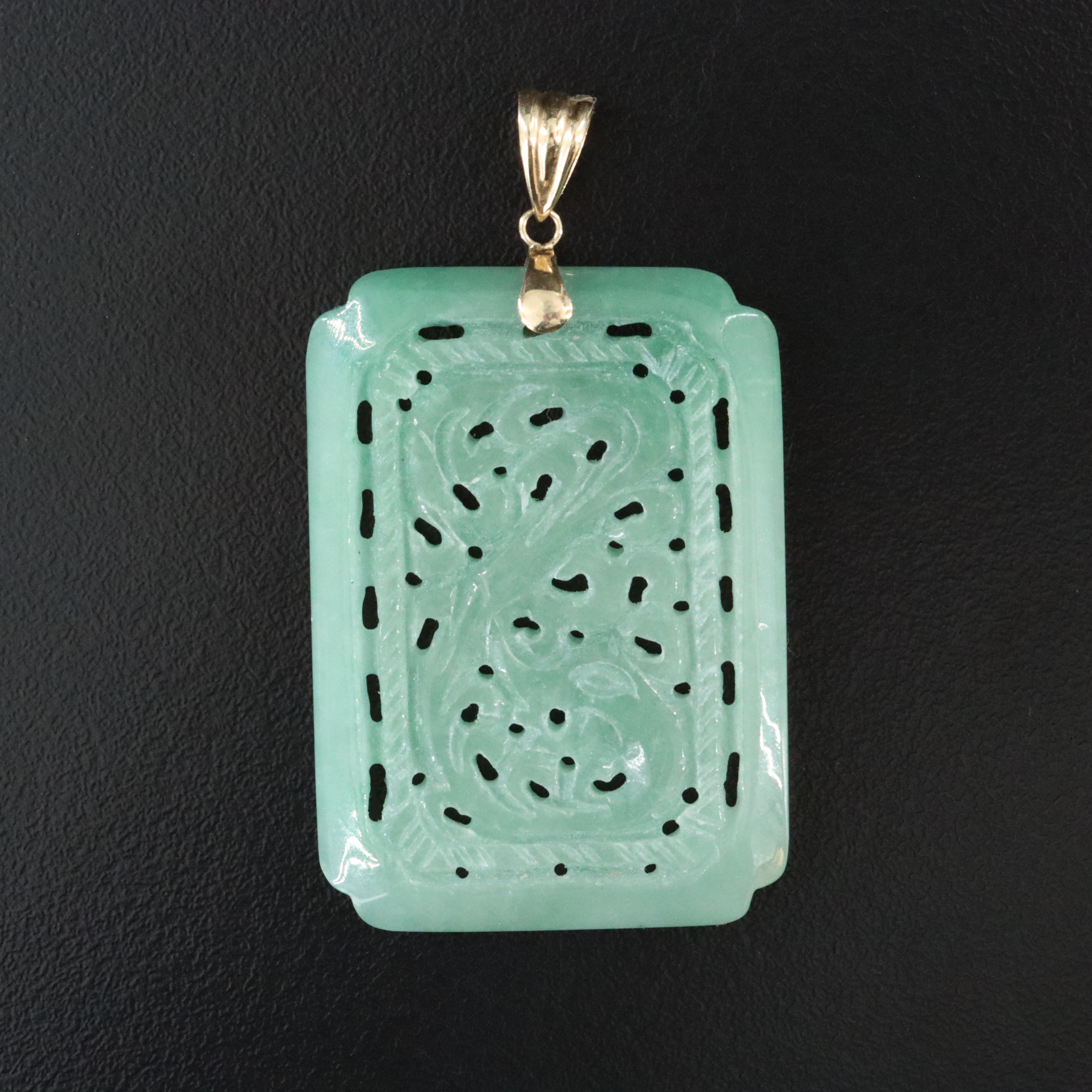10K Jadeite Carved Pendant
