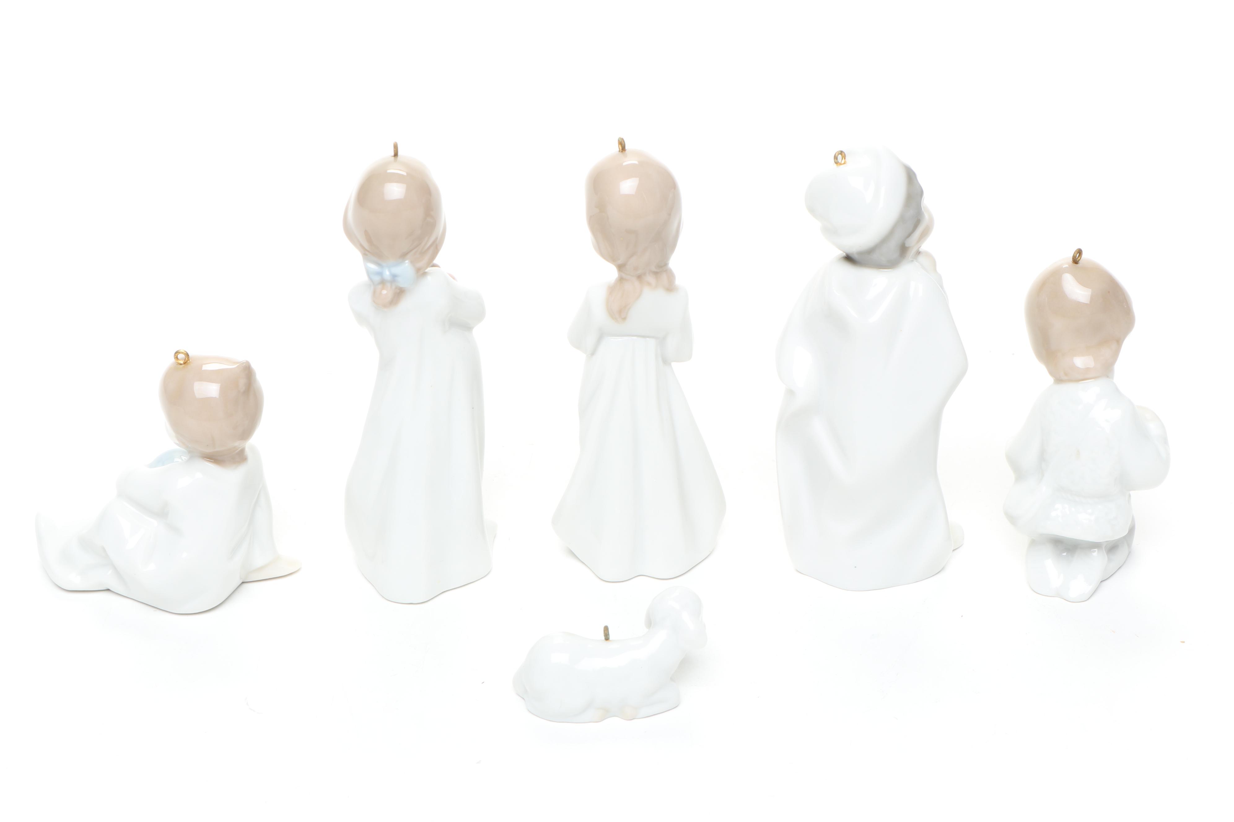 Lladró "Ballerina Sitting" Porcelain Figurine with Lladró Porcelain Ornmanets