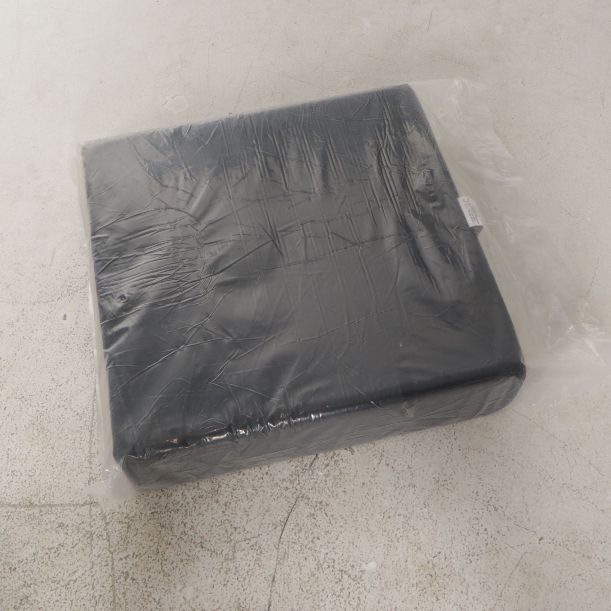 Favoyard Beige Outdoor Seat Cushions with Black Cushion and Throw Pillow