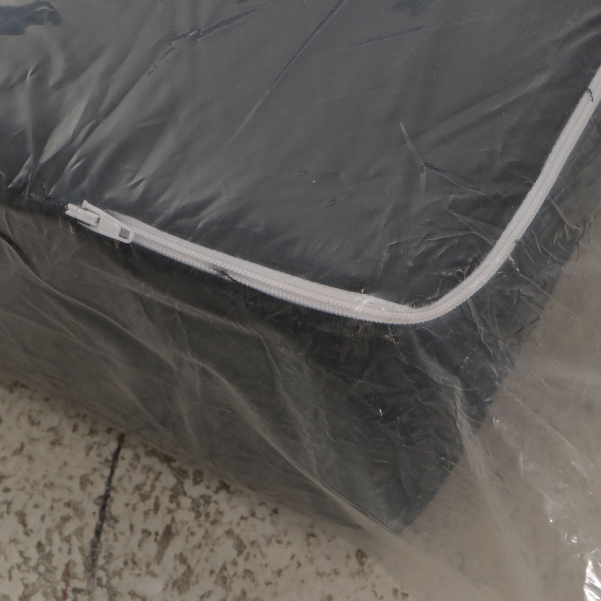 Favoyard Beige Outdoor Seat Cushions with Black Cushion and Throw Pillow