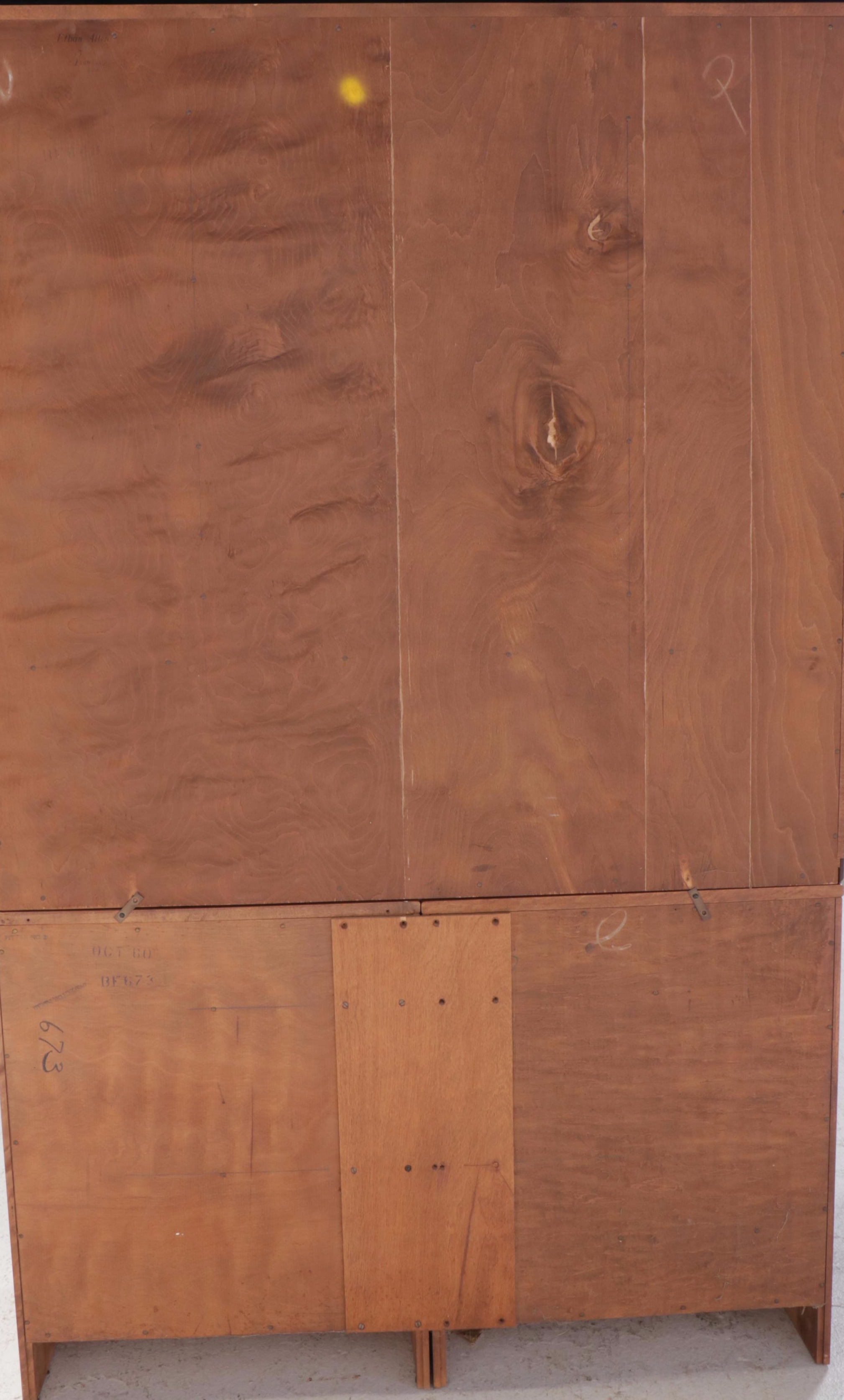 Ethan Allen by Baumritter Colonial Style Hutch, Mid to Late 20th Century