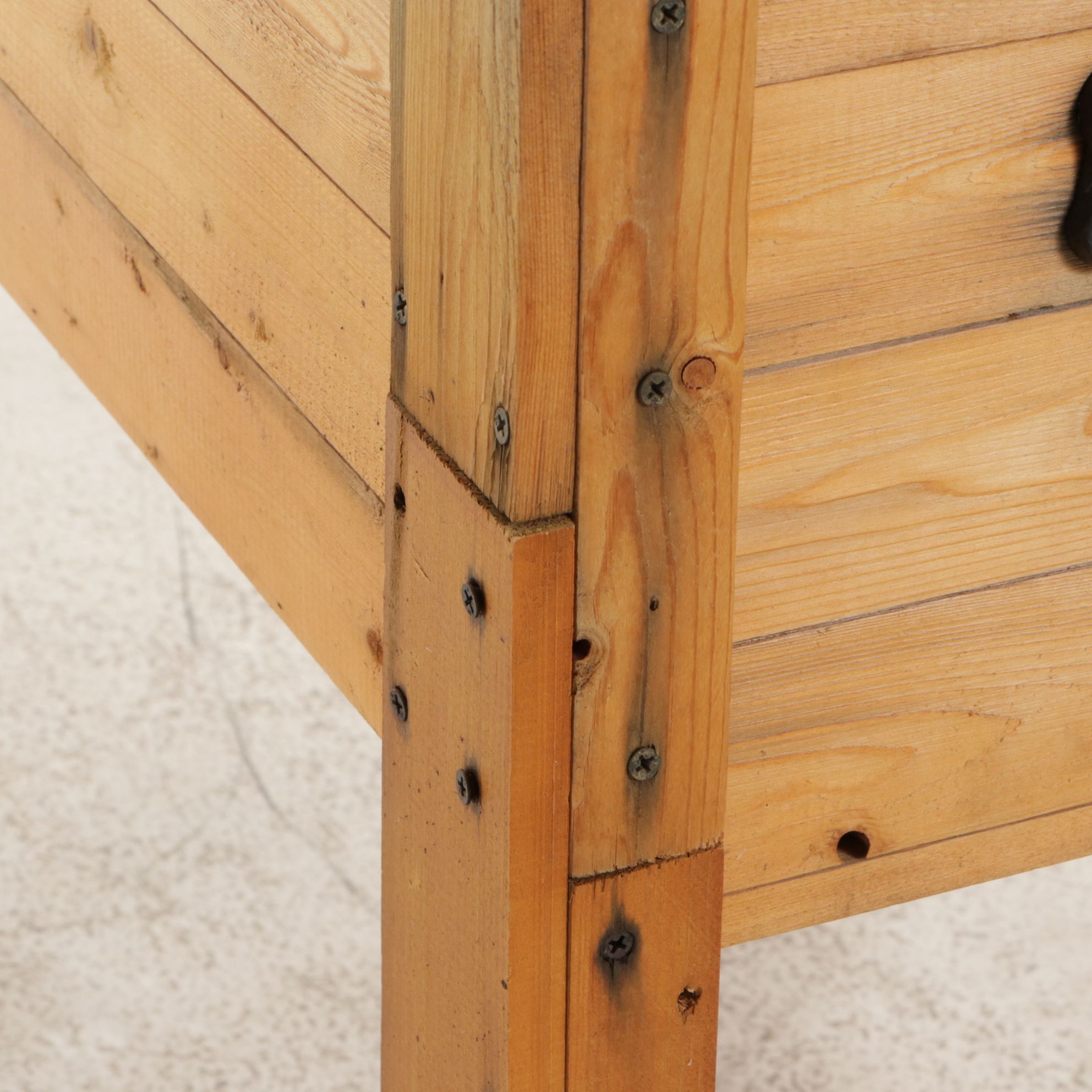 Wooden Patio Beverage Cooler with Bird Motif