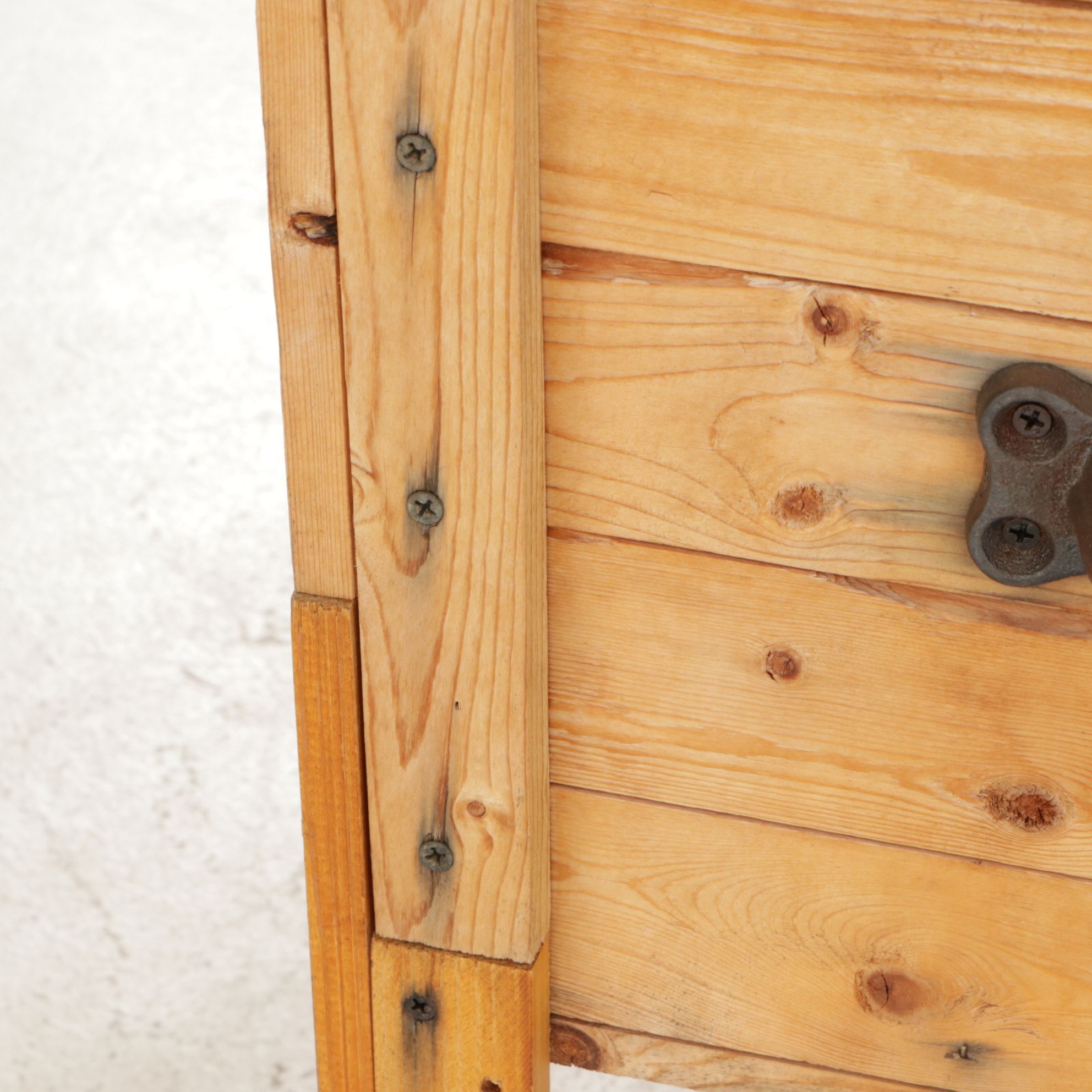 Wooden Patio Beverage Cooler with Bird Motif