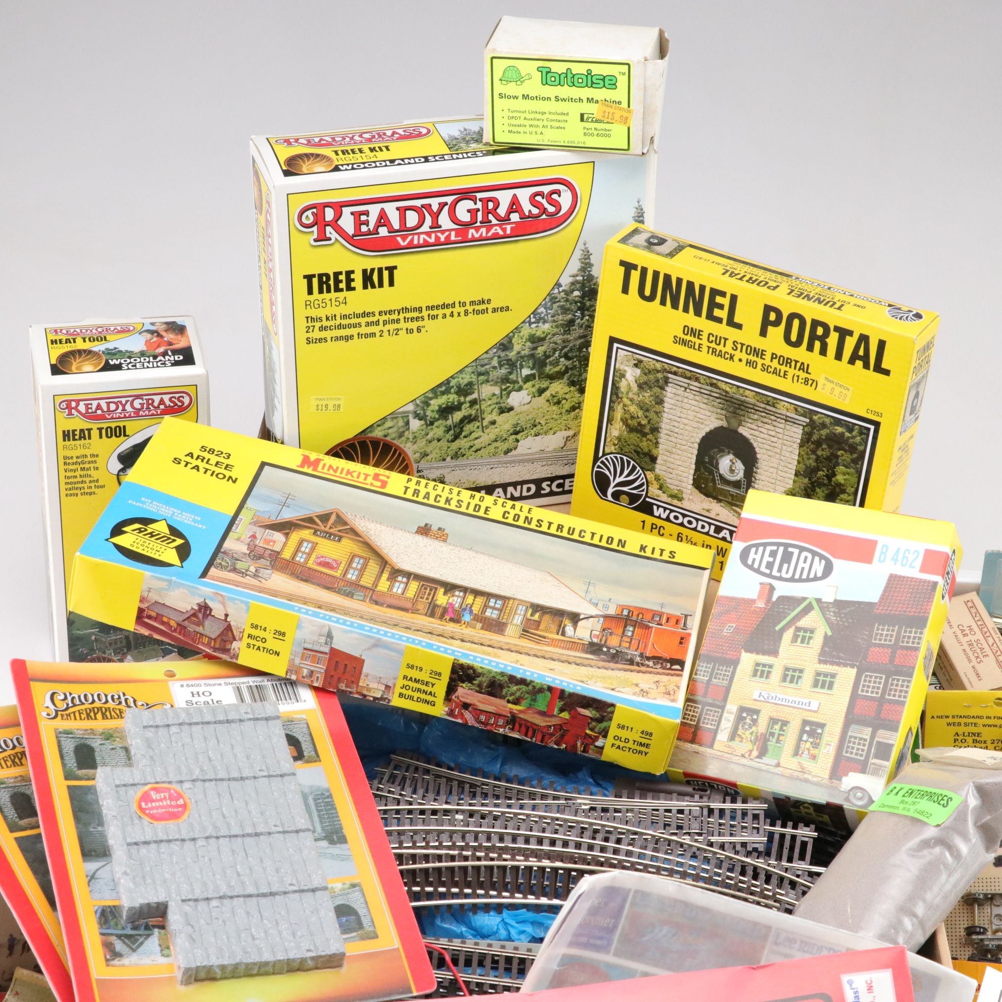 Miniature Train Kits Including HO Scale Railroad Scenery, Diecast Models & More