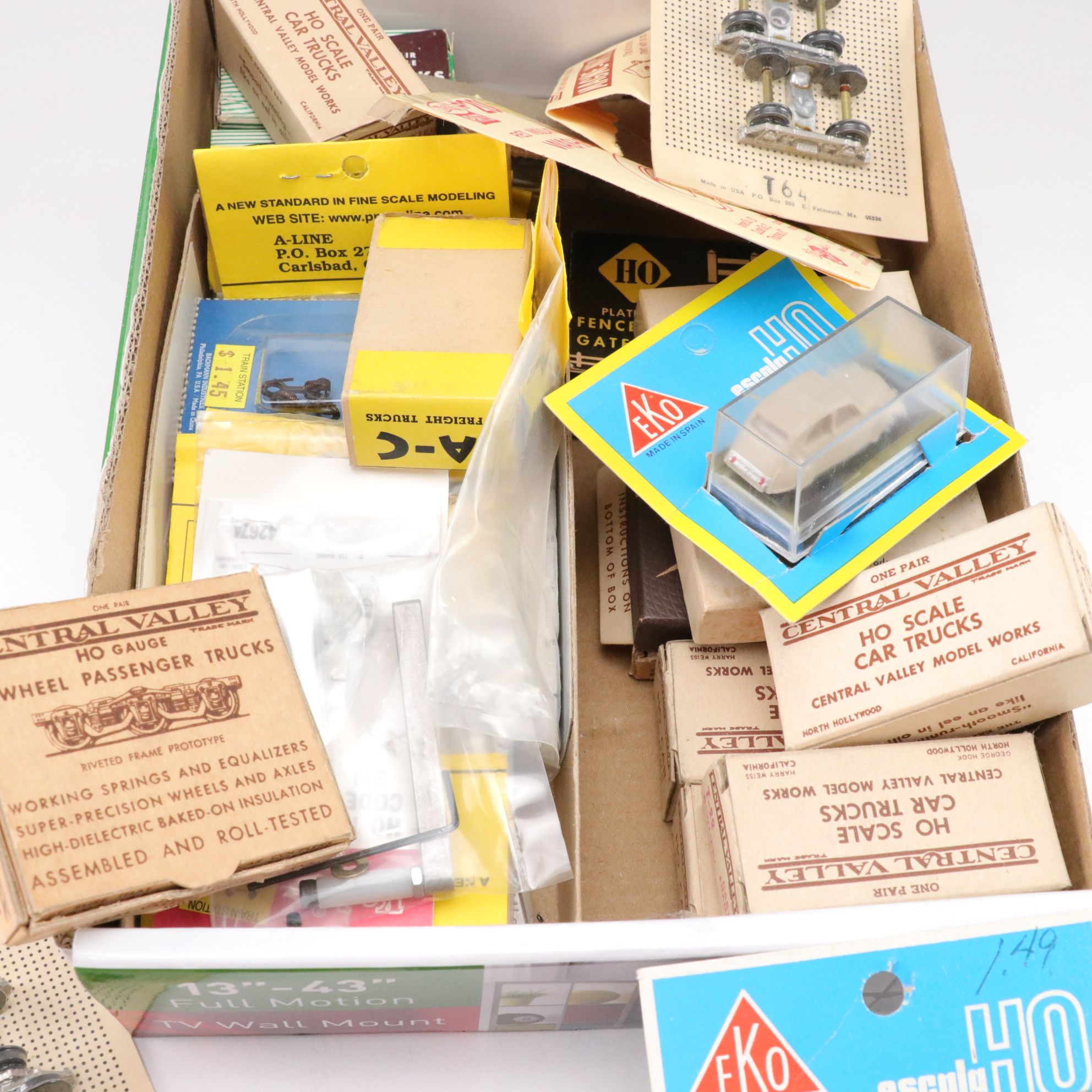 Miniature Train Kits Including HO Scale Railroad Scenery, Diecast Models & More