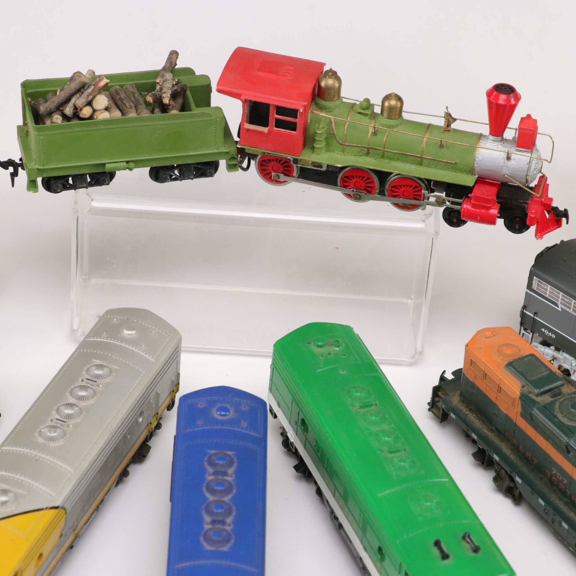 HO Gauge Electric Locomotives, Boxcars & More