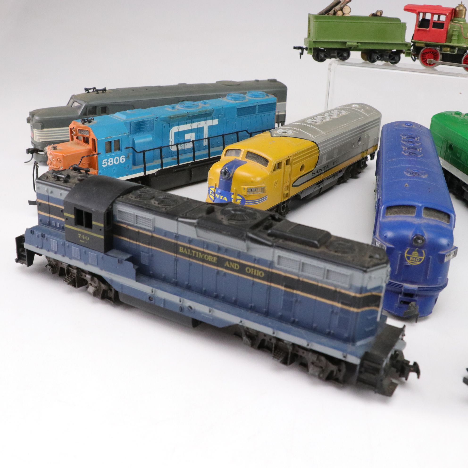 HO Gauge Electric Locomotives, Boxcars & More