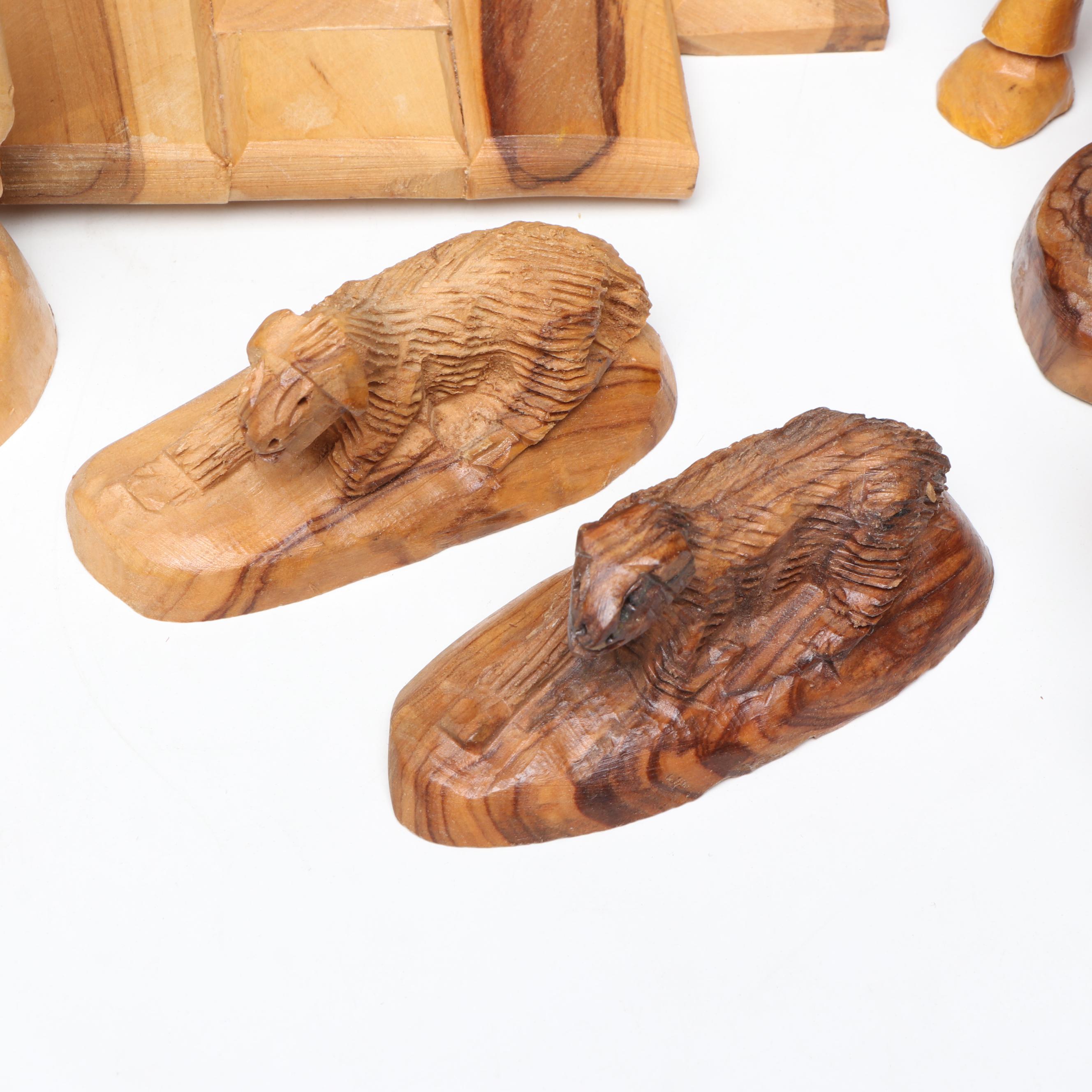 Fontanini Baby Jesus and Carved Olive Wood Nativity Scene
