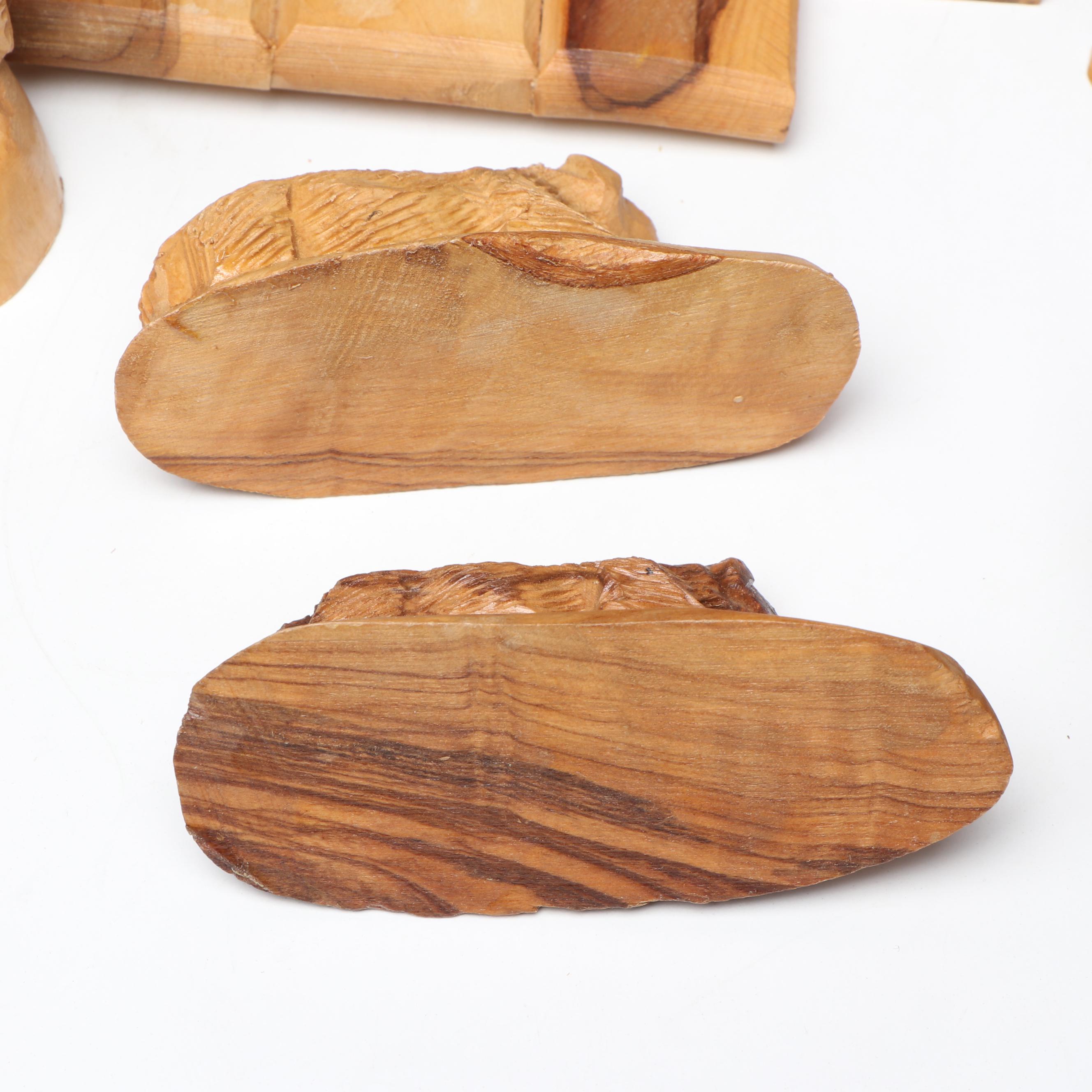 Fontanini Baby Jesus and Carved Olive Wood Nativity Scene