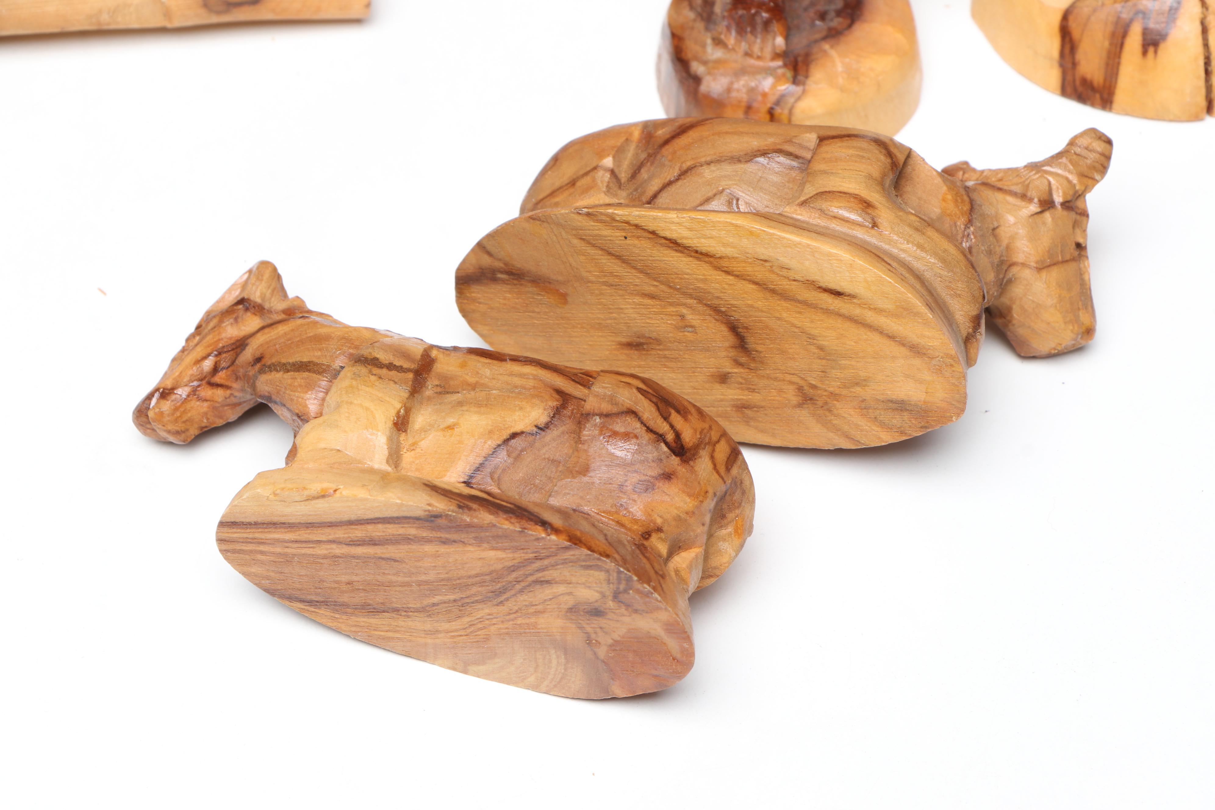 Fontanini Baby Jesus and Carved Olive Wood Nativity Scene