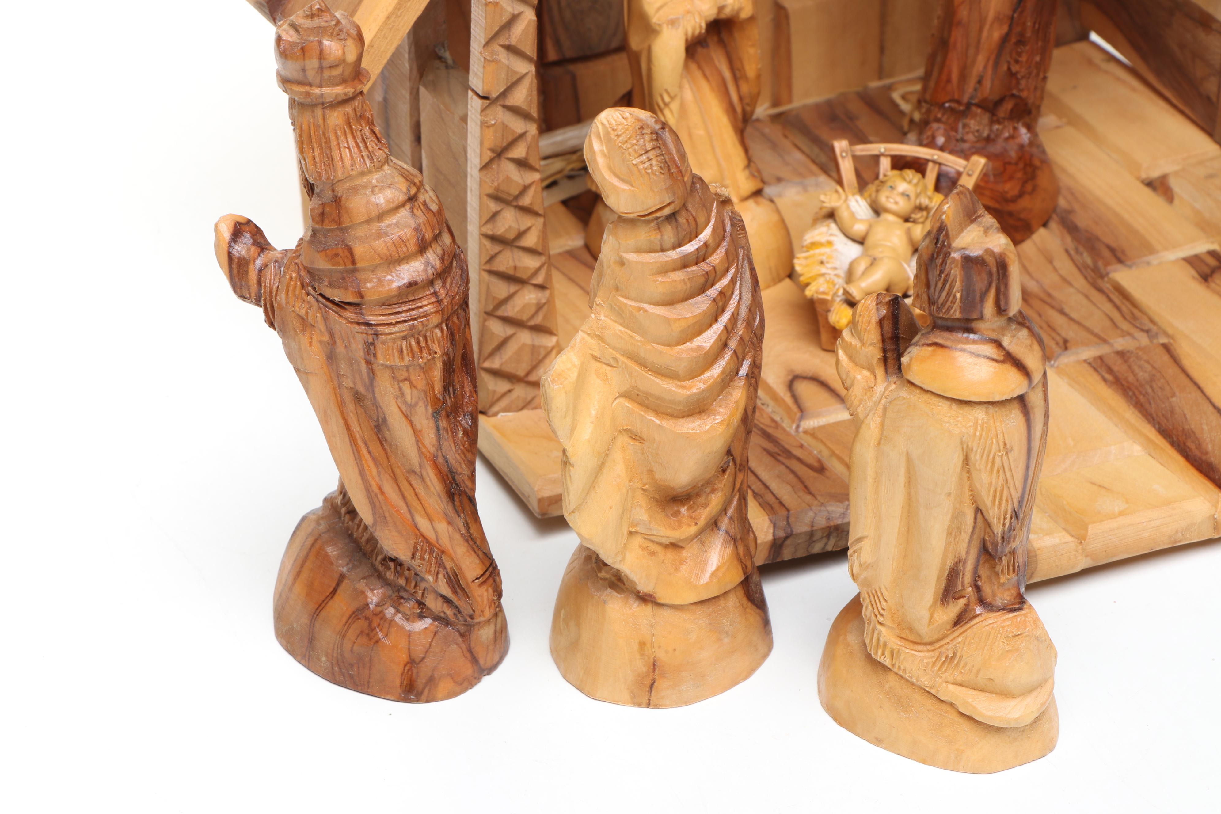 Fontanini Baby Jesus and Carved Olive Wood Nativity Scene