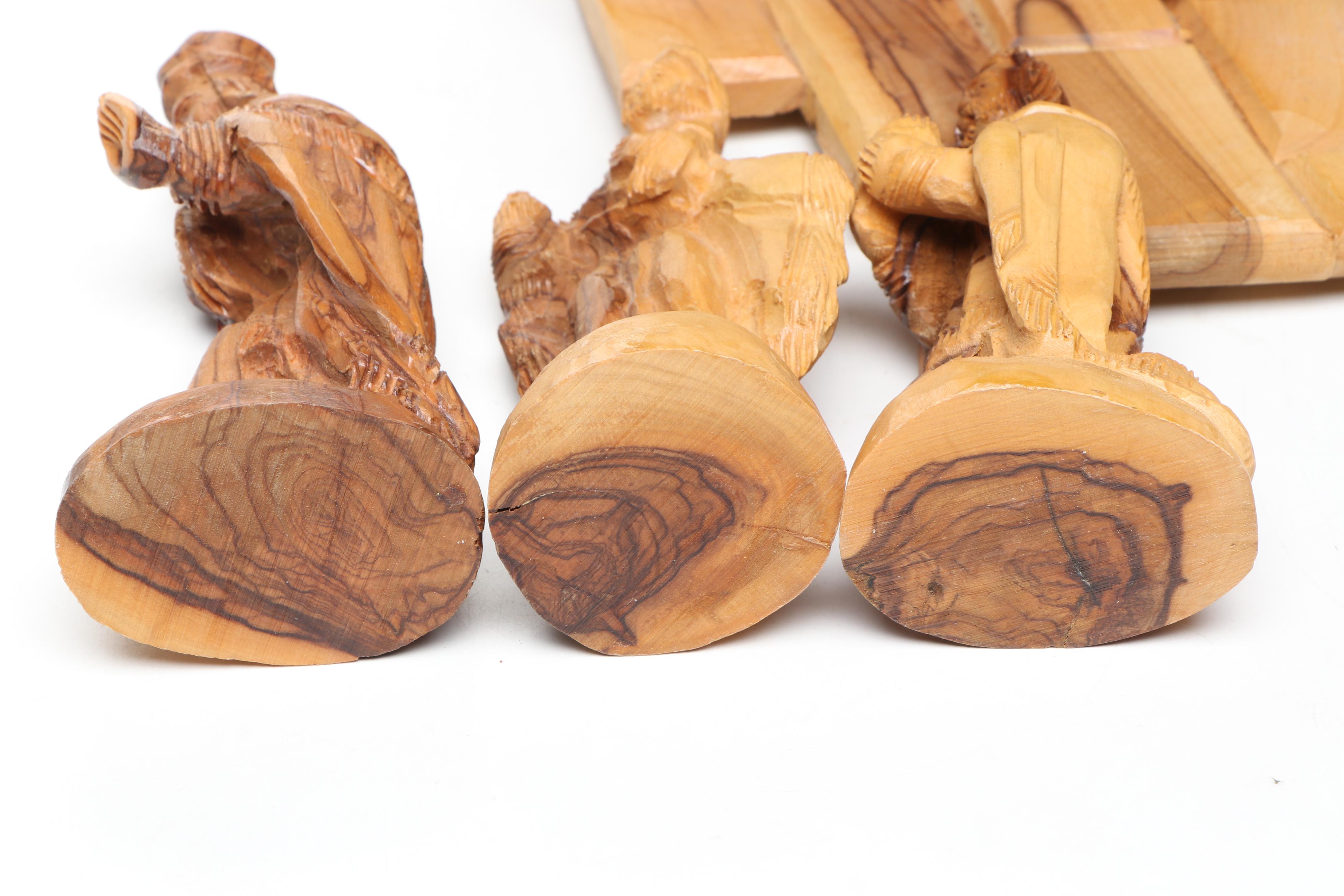 Fontanini Baby Jesus and Carved Olive Wood Nativity Scene