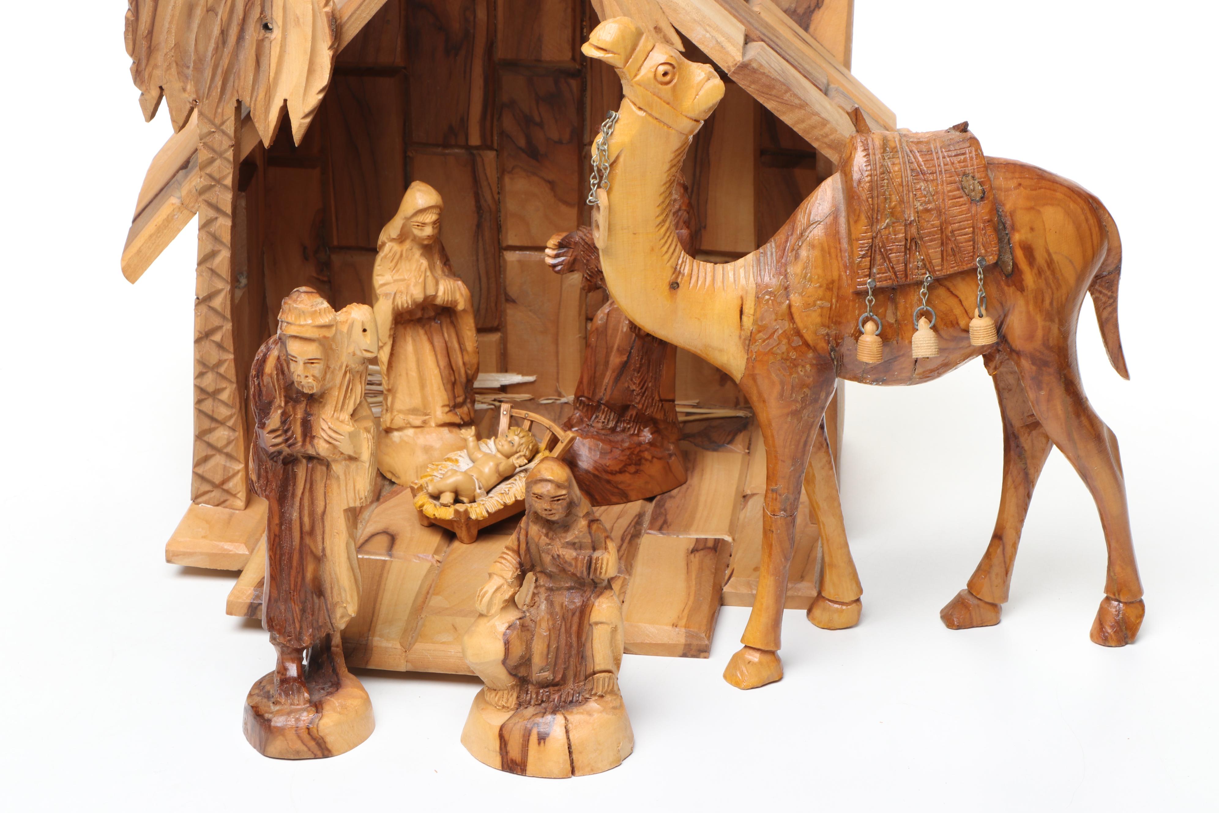 Fontanini Baby Jesus and Carved Olive Wood Nativity Scene
