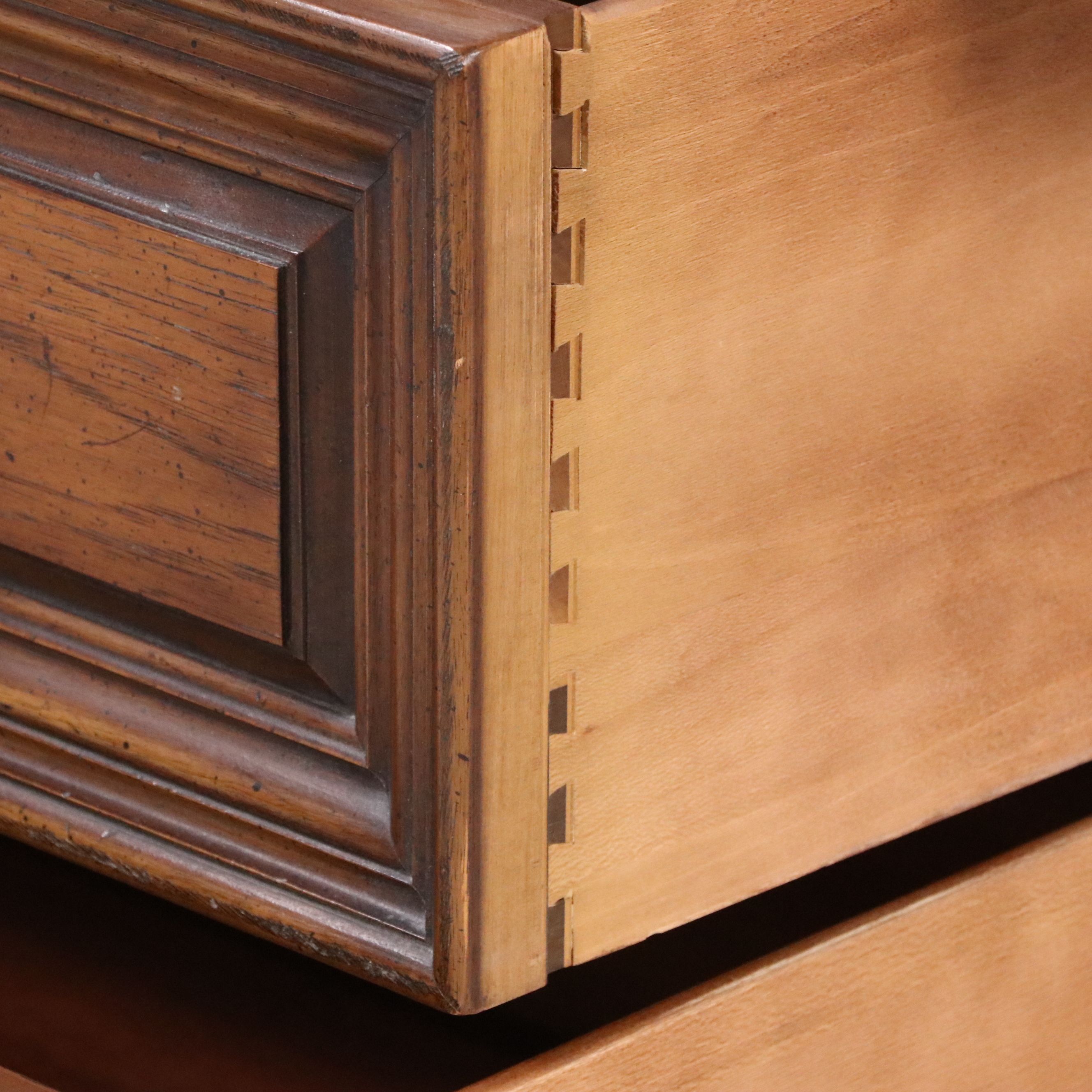 Henredon Walnut Chest of Drawers, Late 20th century