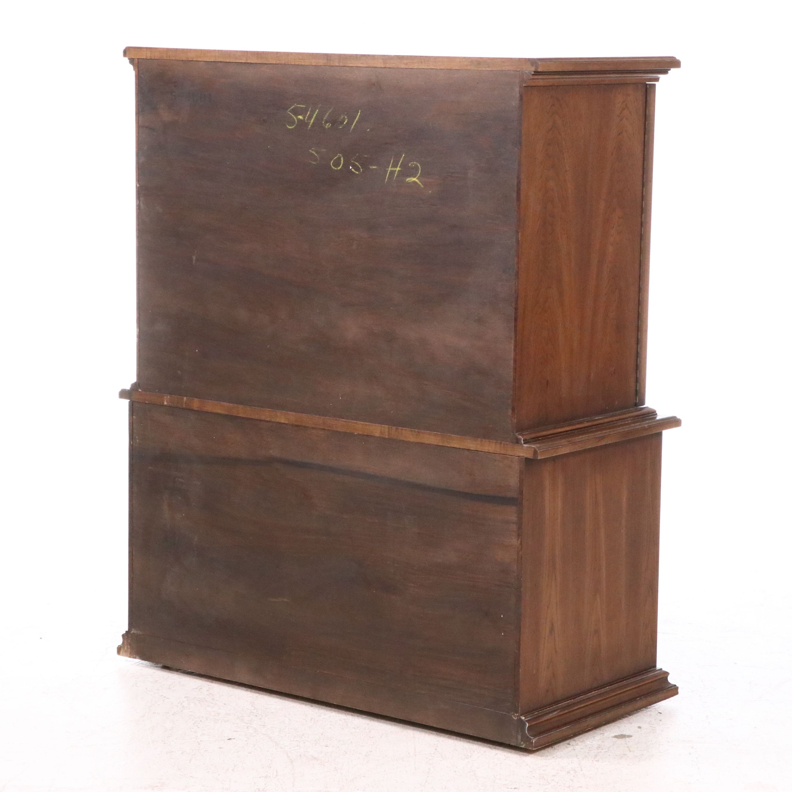 Henredon Walnut Chest of Drawers, Late 20th century