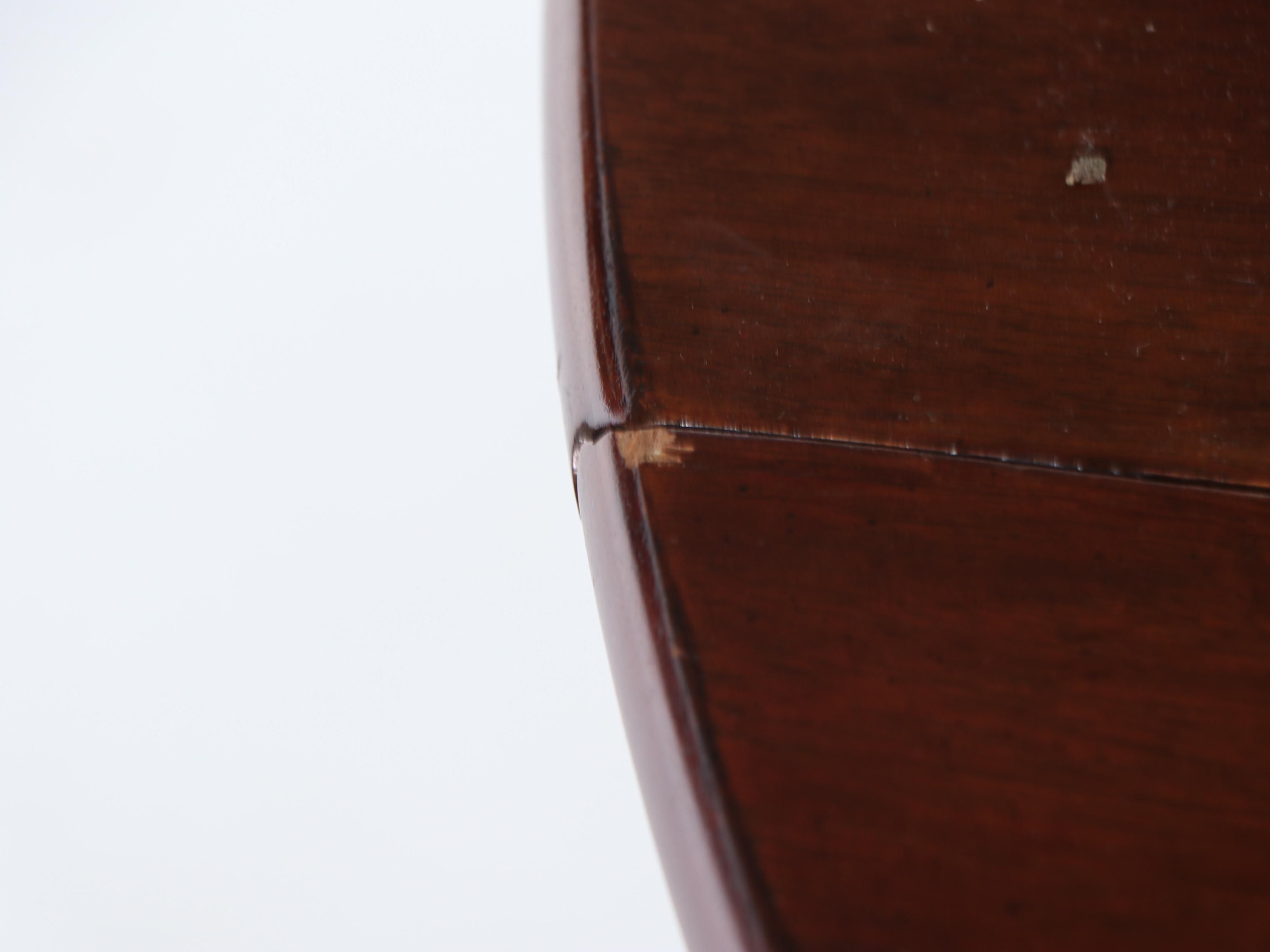 Queen Anne Style Cherry Gate-Leg Table, 20th Century